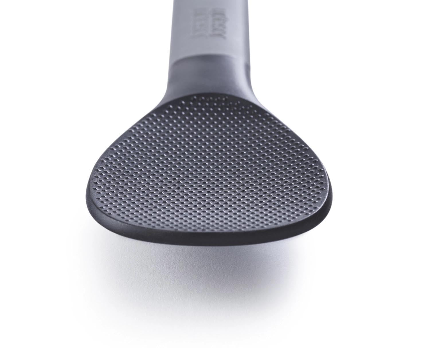 Praktischer Reislöffel von Joseph Joseph, ideal für sauberes Servieren und Kochen, mit innovativem und funktionalem Design.