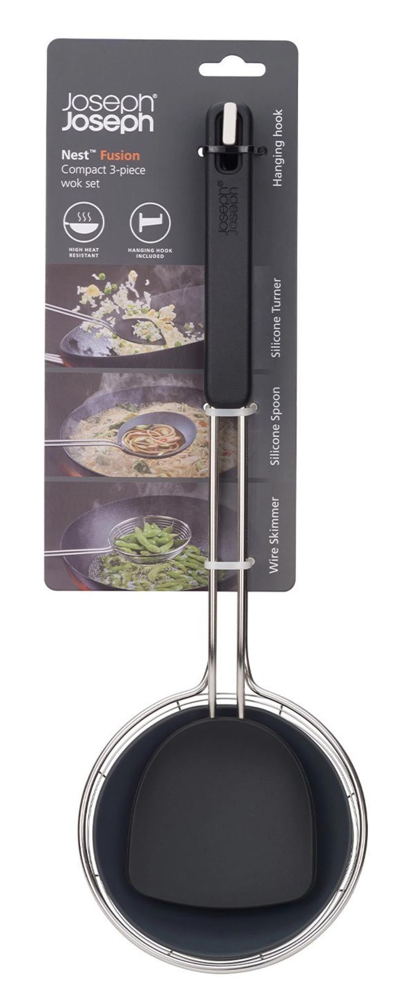 Kompaktes 3er Wok-Set von Joseph Joseph, stapelbar, innovatives Design, perfekt für platzsparendes und vielseitiges Kochen.