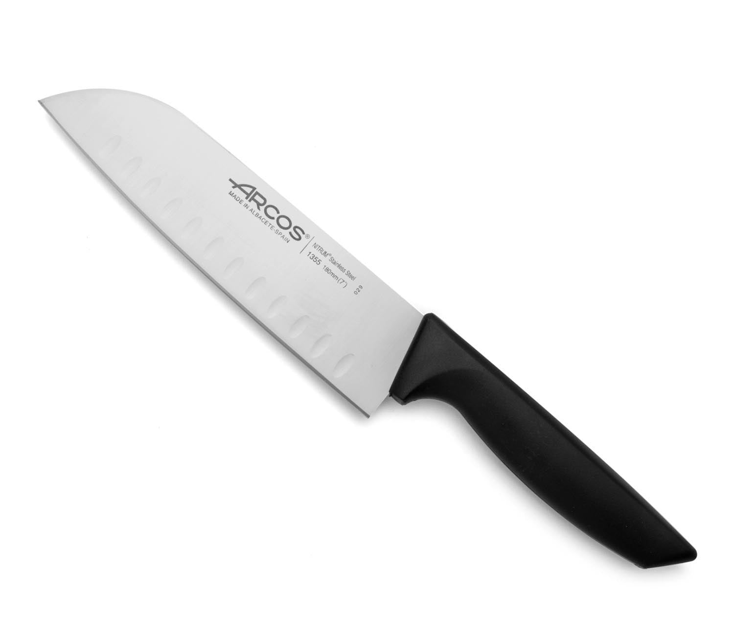 Niza Santoku Messer Klinge 18cm in Schwarz präsentiert im Onlineshop von KAQTU Design AG. Küchenmesser ist von Arcos