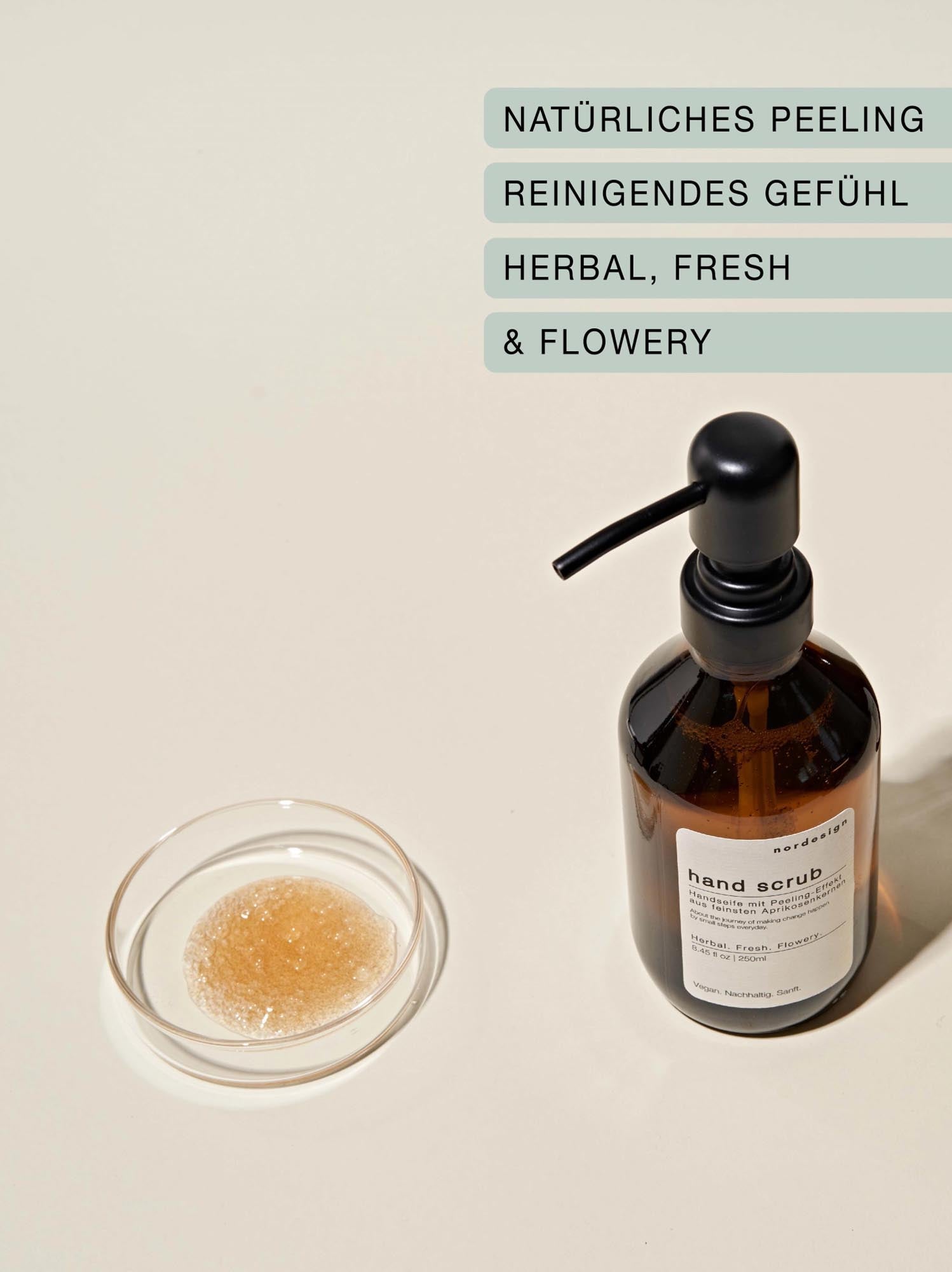 Hand Scrub Seife von Nordesign, 250ml mit Kunststoffpumpe, reinigt und pflegt die Hände sanft und effektiv, ideal für den täglichen Gebrauch.