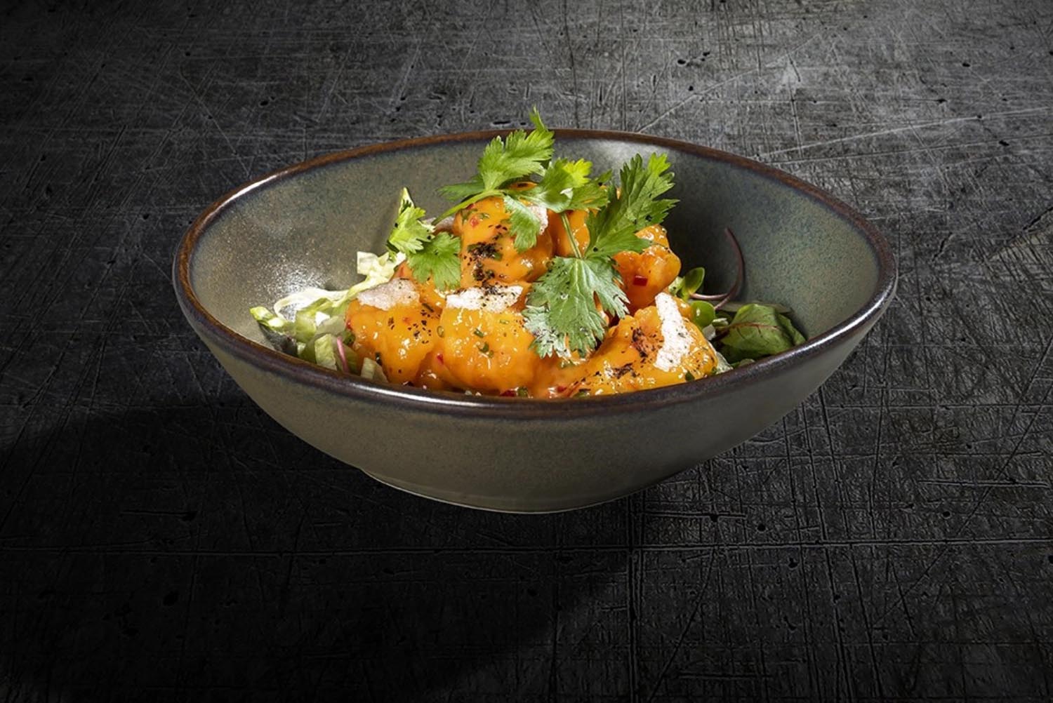 Die Gloire Vago Schale von Bonna, 18cm, 470ml, vereint stilvolles Design und Funktionalität für vielseitige Anwendungen.