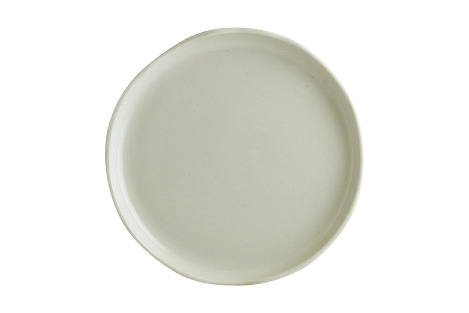 Cras Teller flach D21cm in Weiss präsentiert im Onlineshop von KAQTU Design AG. Teller ist von Bonna