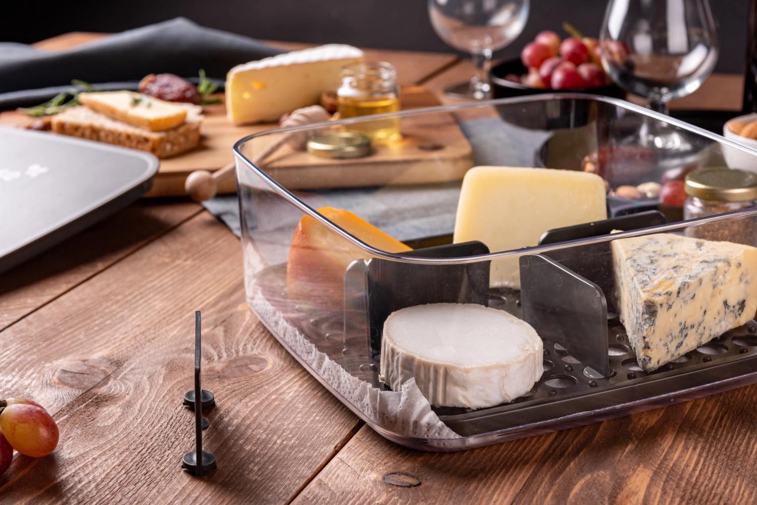 Elegantes graues Käsebrett von Amuse, ideal für Spezialkäse, Masse 241x241x96mm, perfekt für stilvolle Präsentationen.