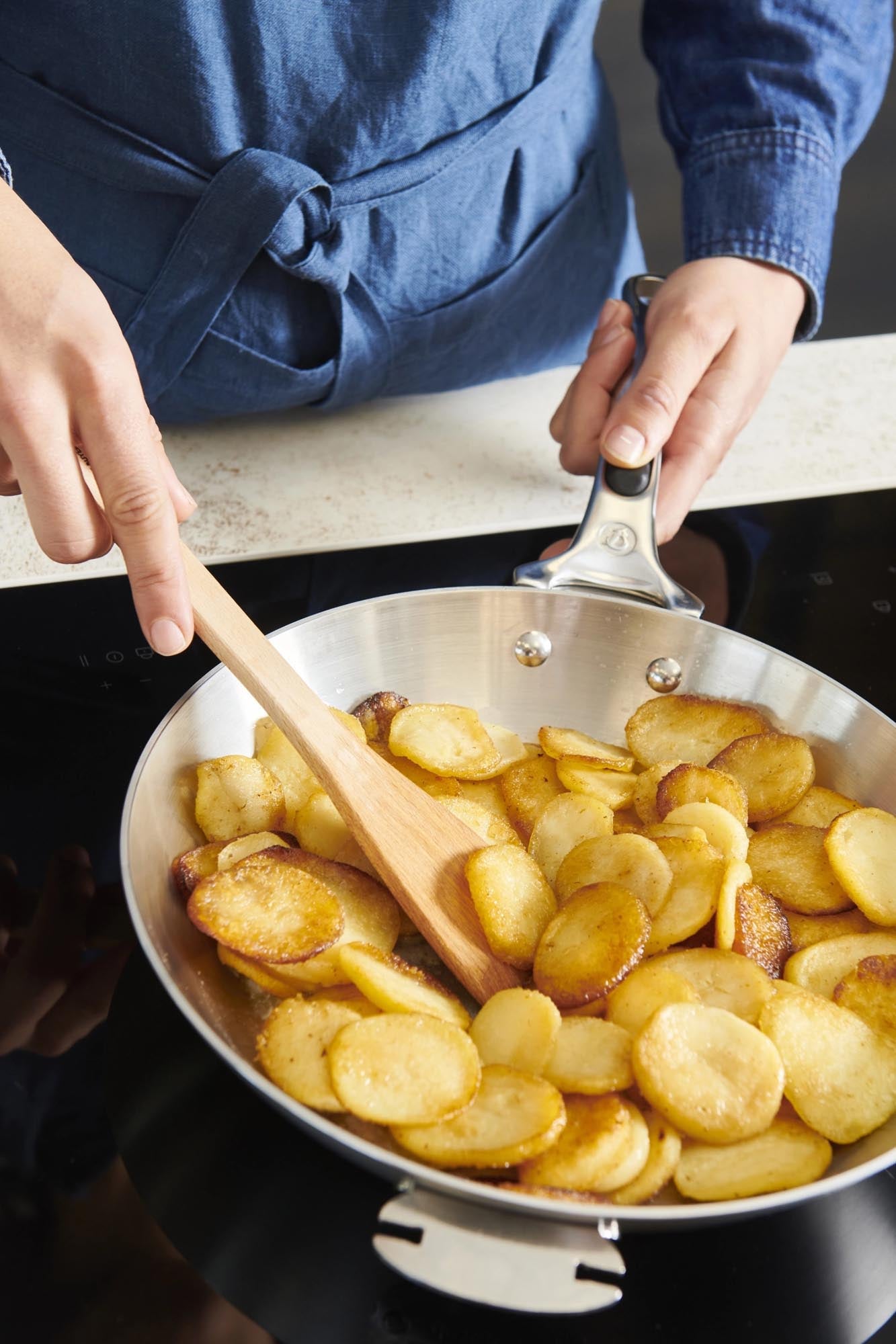 Die de Buyer Mineral B Loqy Bratpfanne, 28 cm, aus Stahl, bietet exzellente Bratergebnisse, ist robust und umweltfreundlich.