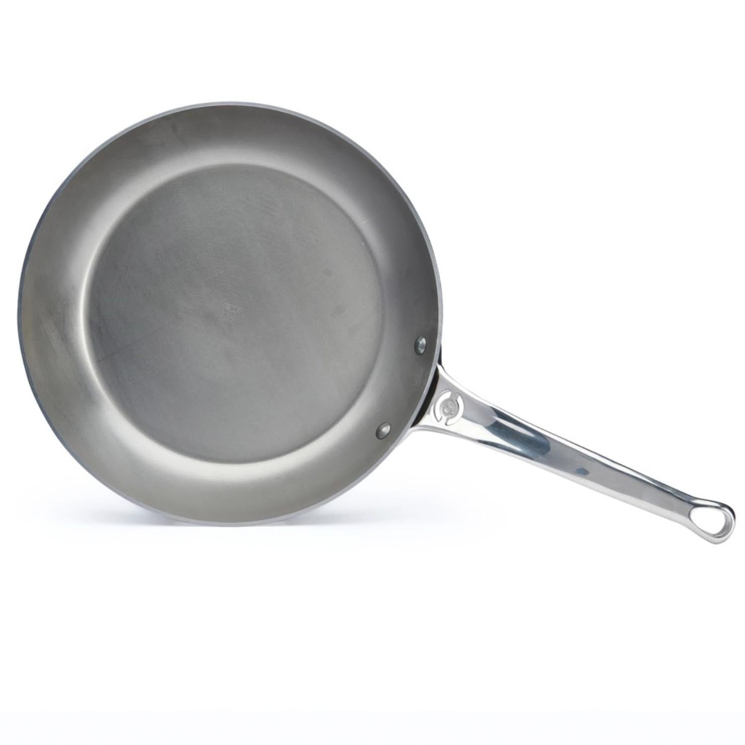 Hochwertige Eisenpfanne von de Buyer, 28 cm, induktionsgeeignet, perfekt für scharfes Anbraten und langlebige Kochfreude.