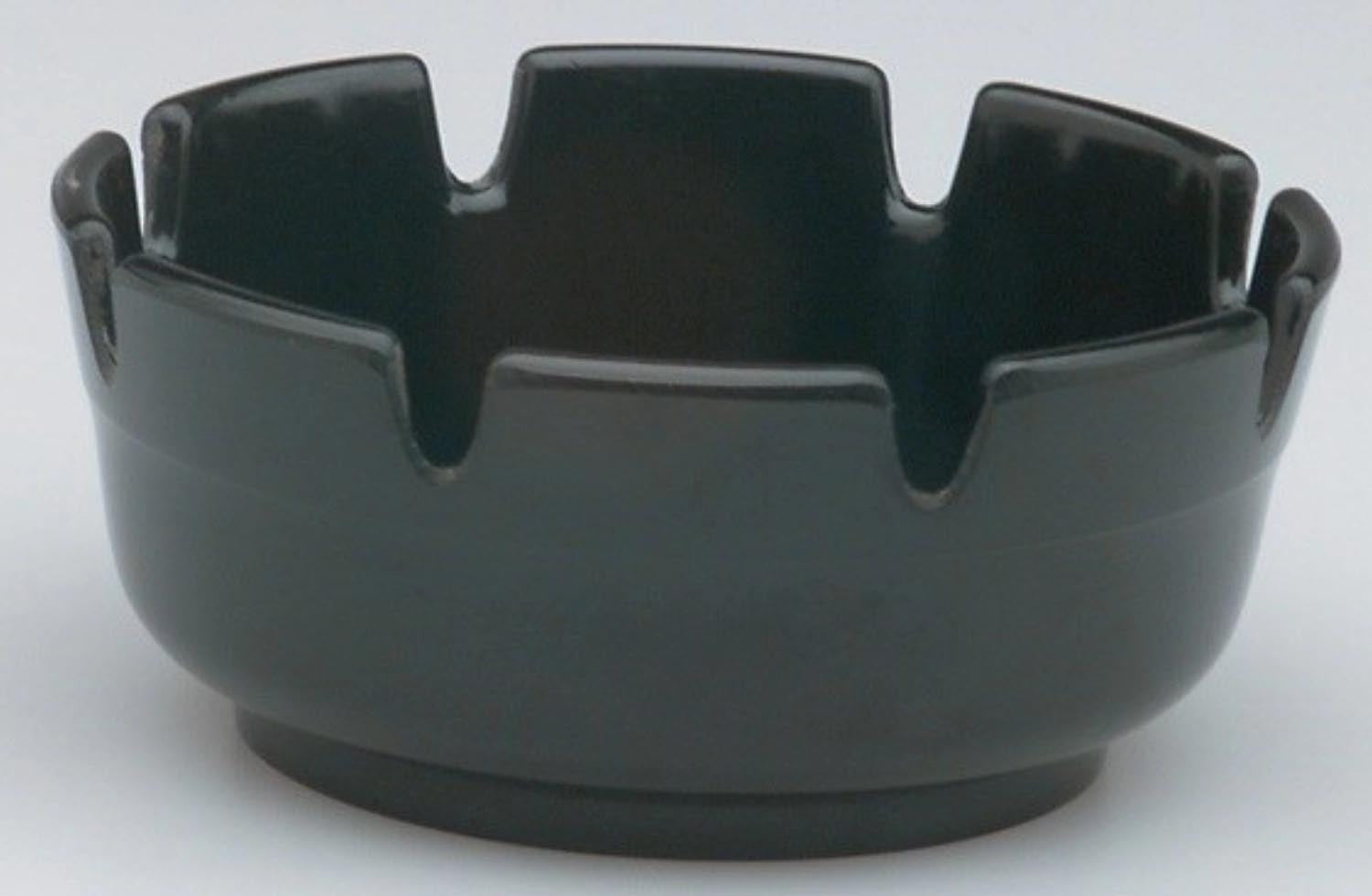 Aschenbecher schwarz D10cm in Schwarz präsentiert im Onlineshop von KAQTU Design AG. Aschenbecher ist von Piazza