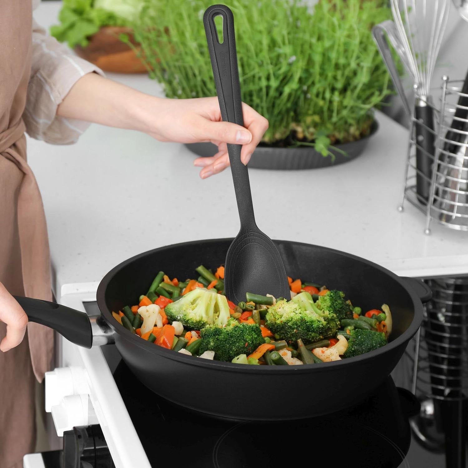 Pfannenlöffel Gentle von Westmark: Perfekt für beschichtete Pfannen, hitzebeständig und ideal für den täglichen Küchengebrauch.