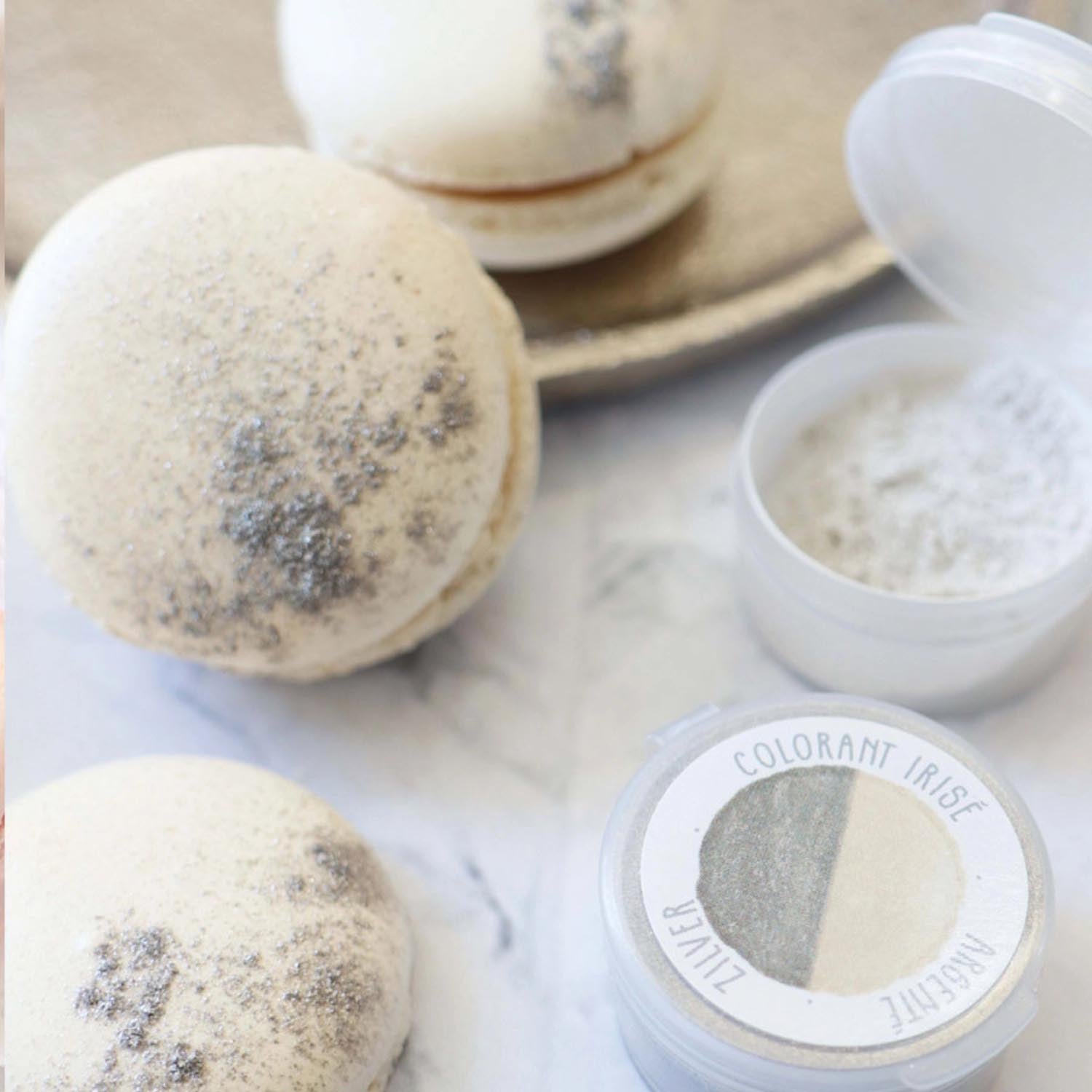 Set aus 9 irisierenden Lebensmittelfarben von Scrap Cooking, ideal für kreative Backprojekte und funkelnde Dekorationen.