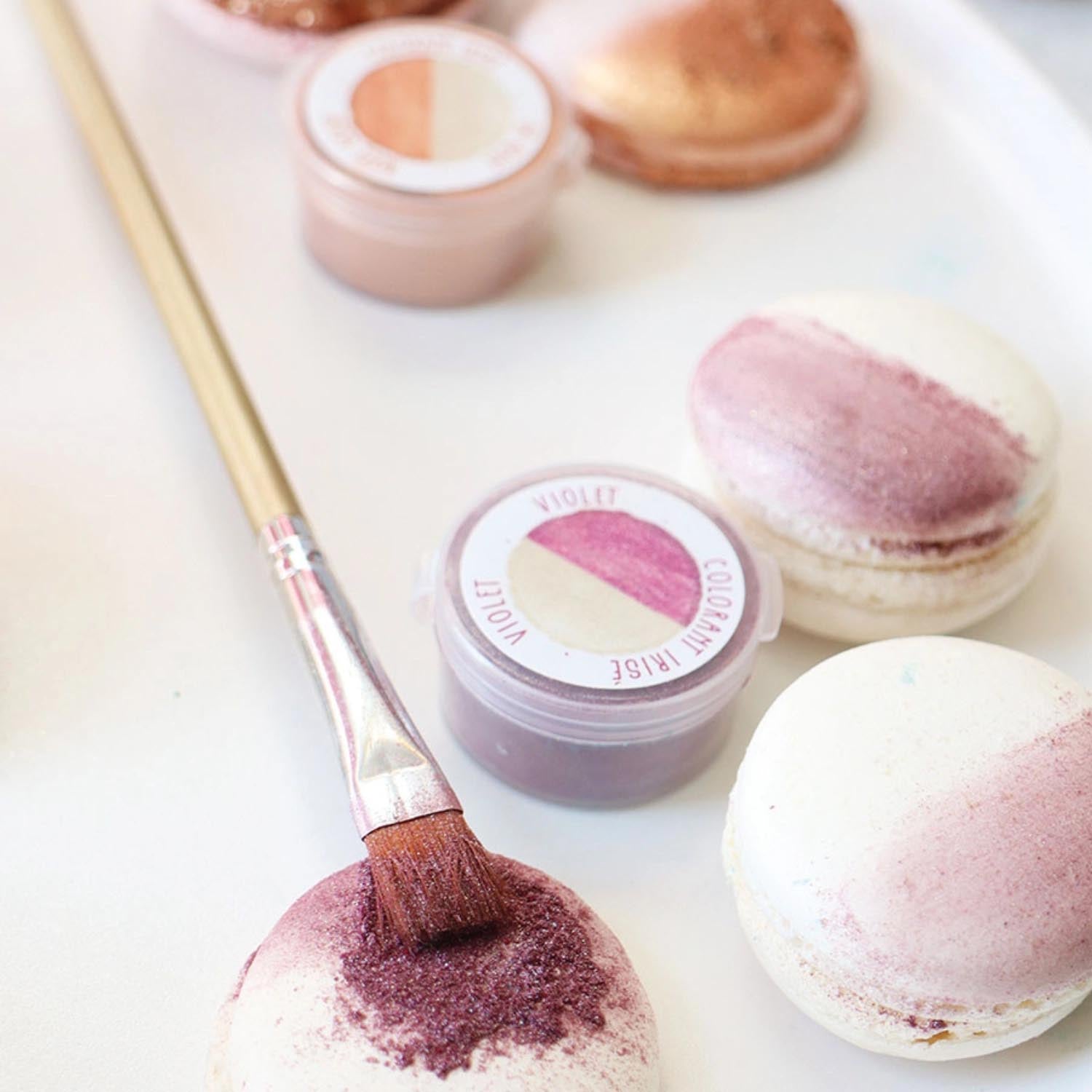 9 irisierende Lebensmittelfarben von Scrap Cooking, perfekt für kreative Backideen und schimmernde Dekorationen.