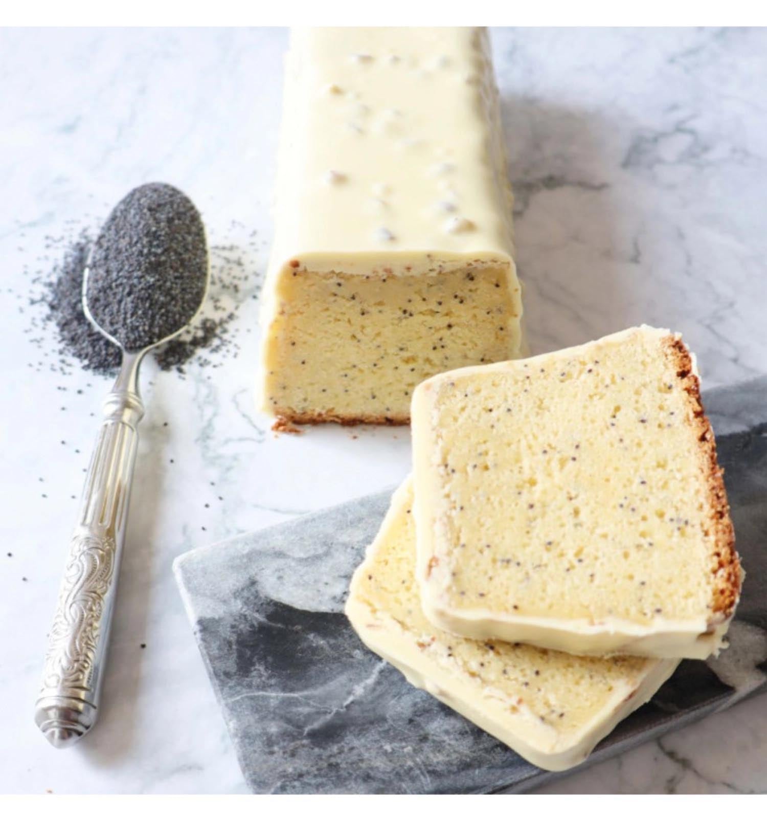 Gebrauchsfertiger Zuckerguss aus weisser Schokolade, ideal für kreative Backideen, 400g von Scrap Cooking.