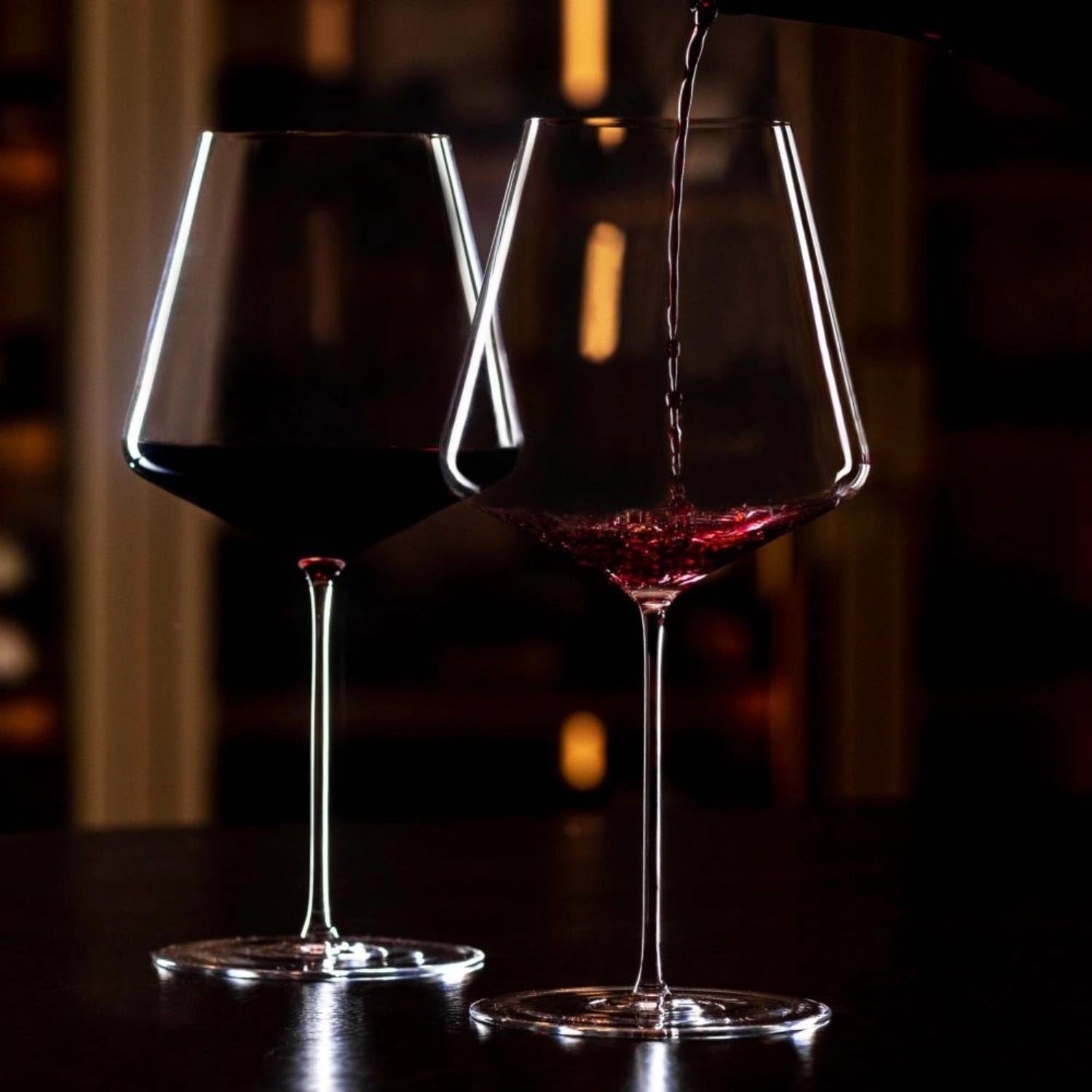 Elegantes 6er Set mundgeblasener Ariane Rotweingläser von Lehmann Glass, 88cl, ideal für Weinliebhaber und stilvolle Anlässe.