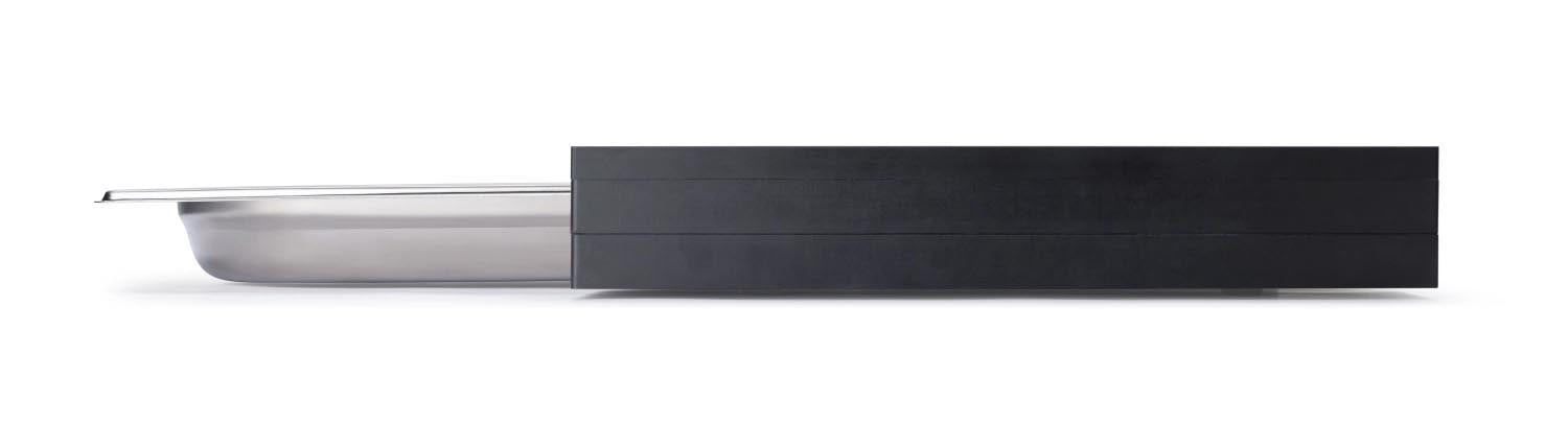 Hochwertiges Holz-Schneidebrett mit integrierter Schublade, Masse 48x32.5x5cm, perfekt für sauberes und organisiertes Arbeiten in der Küche.