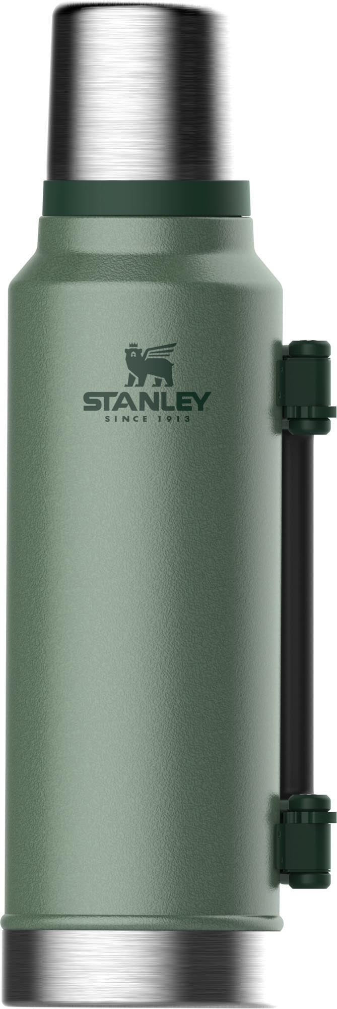 Die Stanley Legendary Classic 1.4L Flasche in Hammertone Green ist robust, isoliert und ideal für Outdoor-Abenteuer.