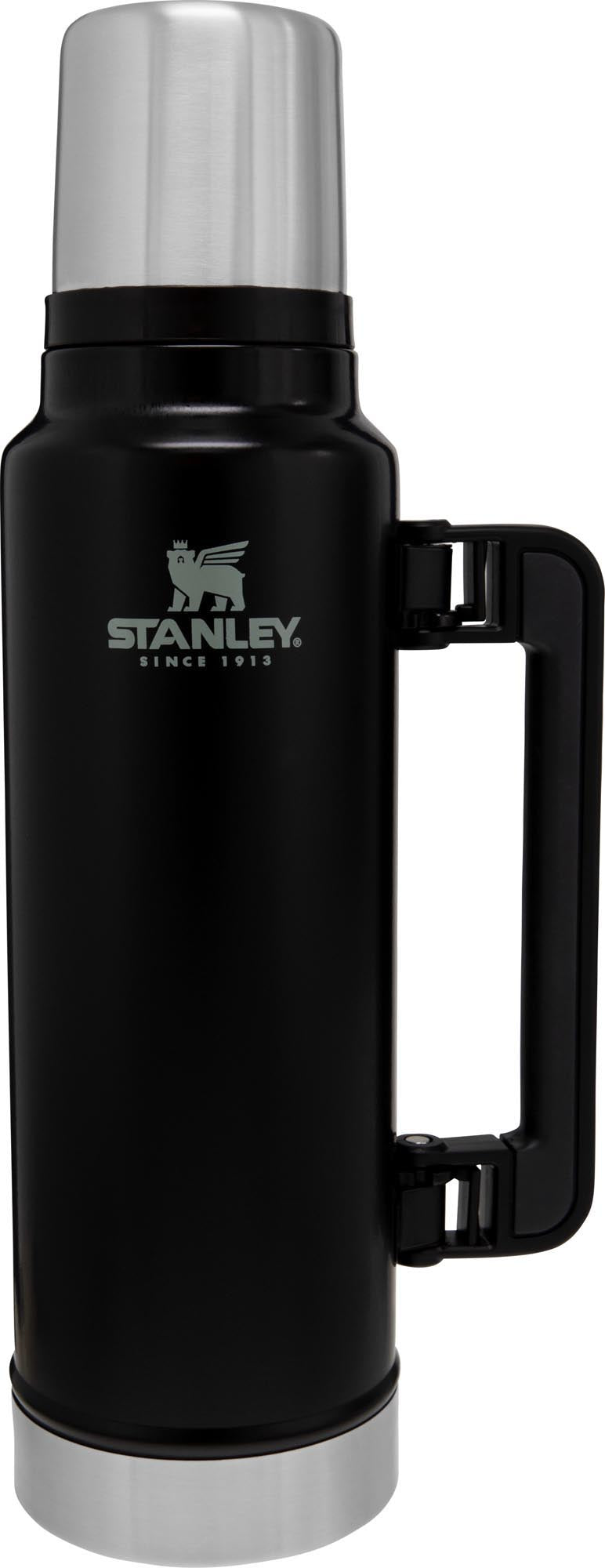 Legendary Classic Flasche 1.4l matte black pebble in Schwarz präsentiert im Onlineshop von KAQTU Design AG. Trinkflasche ist von Stanley
