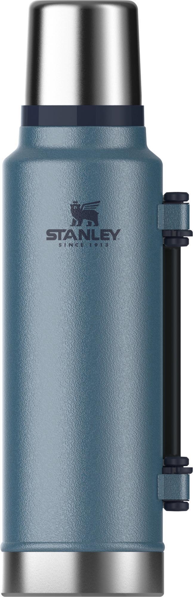 Legendary Classic Flasche 1.4l hammertone lake in Blau präsentiert im Onlineshop von KAQTU Design AG. Trinkflasche ist von Stanley