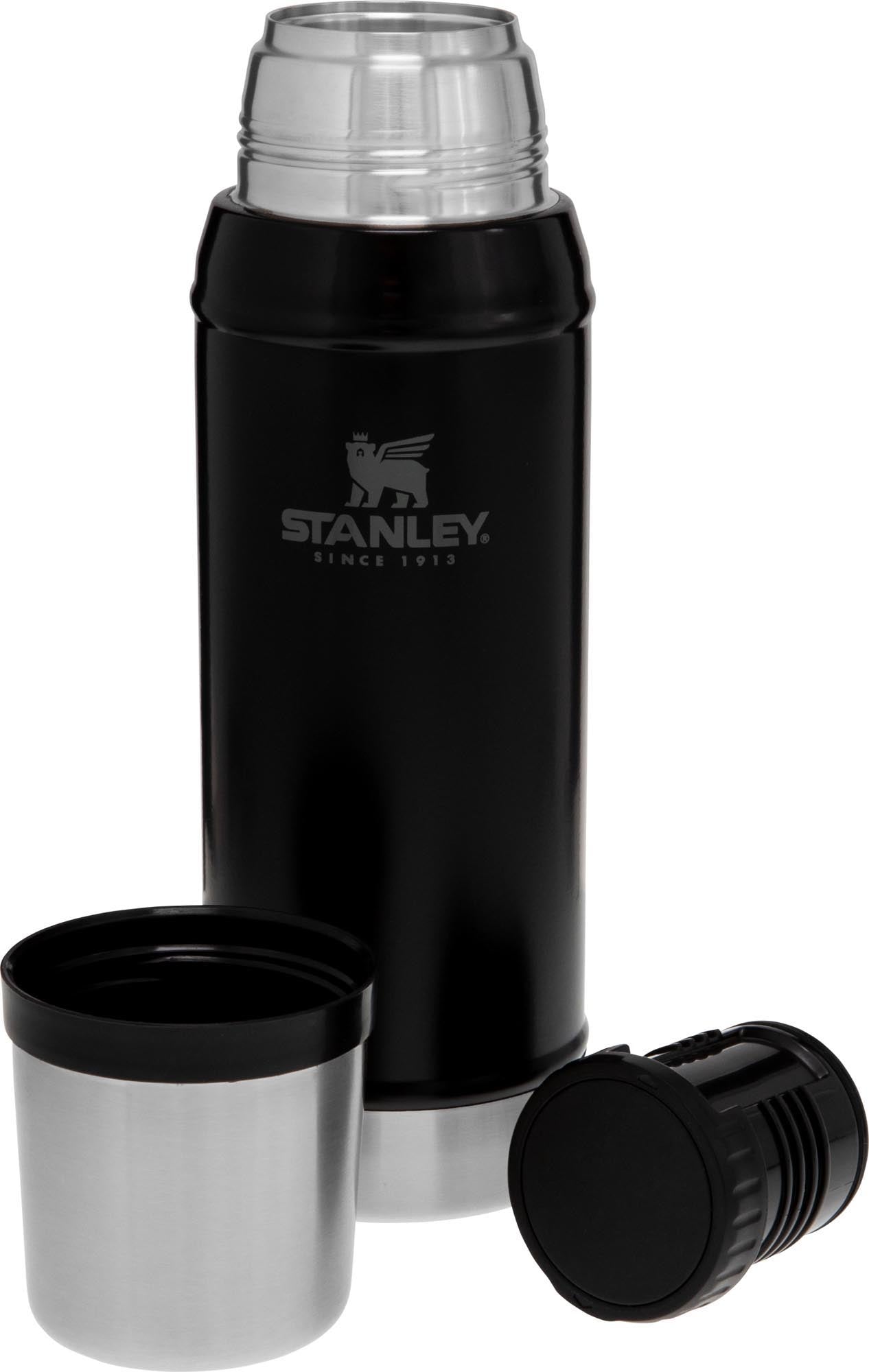 Die Stanley Legendary Classic 0.75l Flasche in mattem Schwarz überzeugt durch Langlebigkeit, Stil und hervorragende Isolierung.