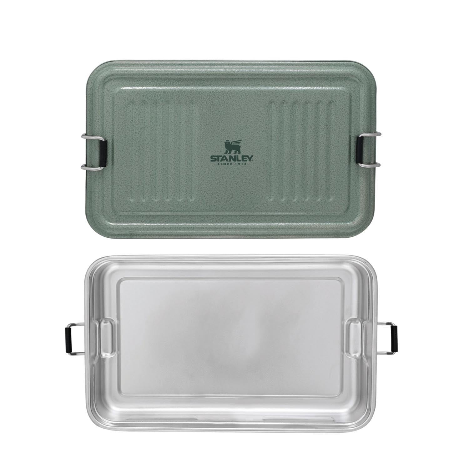 Die Stanley Legendary Useful Box in Hamertone Green ist robust, vielseitig und ideal für Outdoor-Abenteuer und Aufbewahrung.
