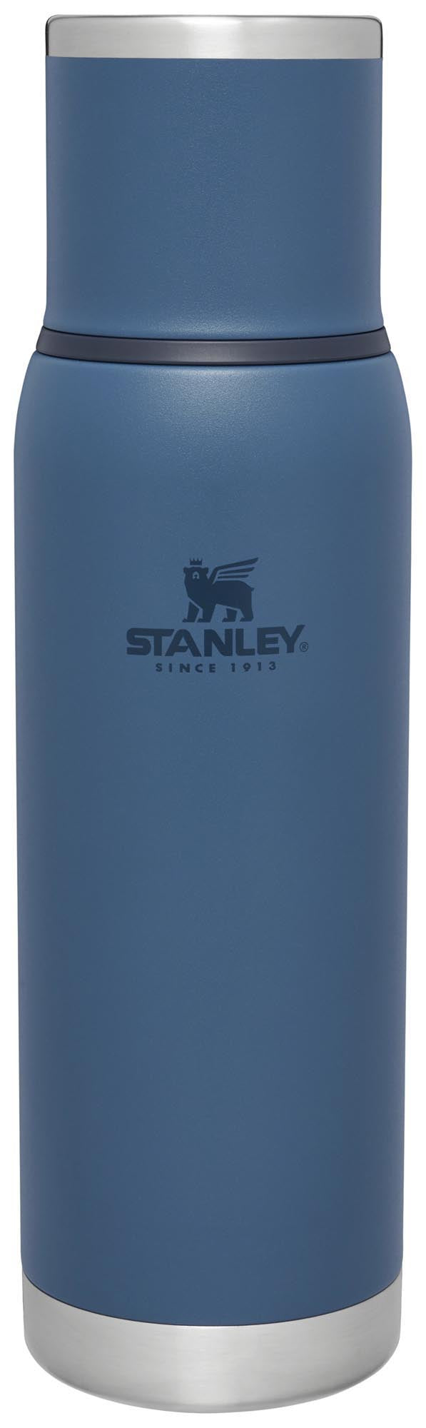 Adventure To-Go Flasche 1.0l abyss in Blau präsentiert im Onlineshop von KAQTU Design AG. Trinkflasche ist von Stanley