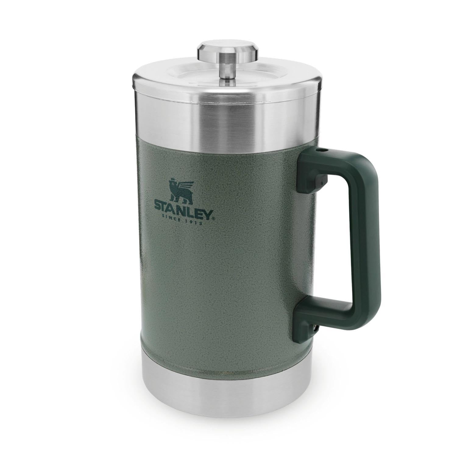 Stay-Hot French Press 1.4l hammertone green in Grün präsentiert im Onlineshop von KAQTU Design AG. Trinkflasche ist von Stanley