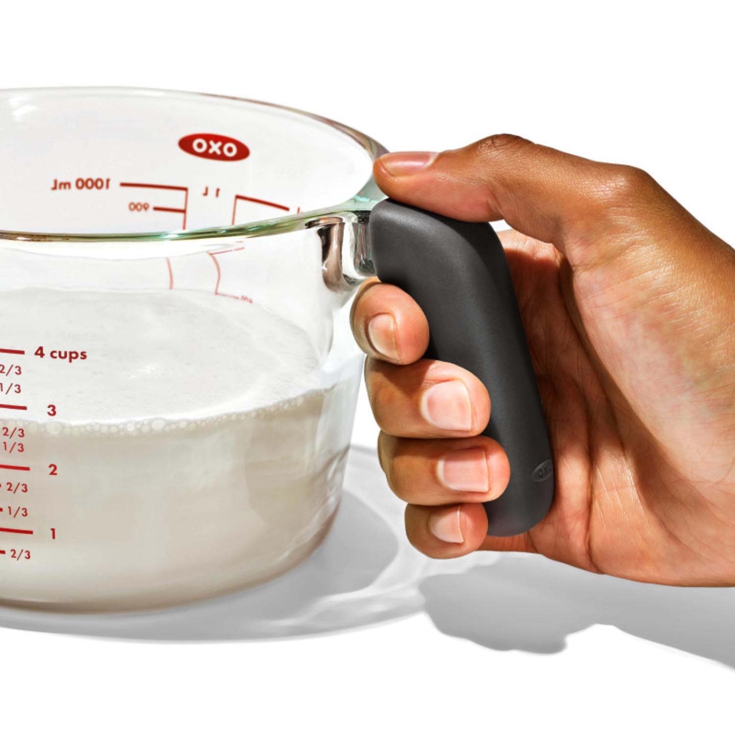 Der OXO Good Grips Messbecher aus Glas (1l) ist hitzebeständig, präzise und ideal für Küche und Backen. Ergonomisches Design.