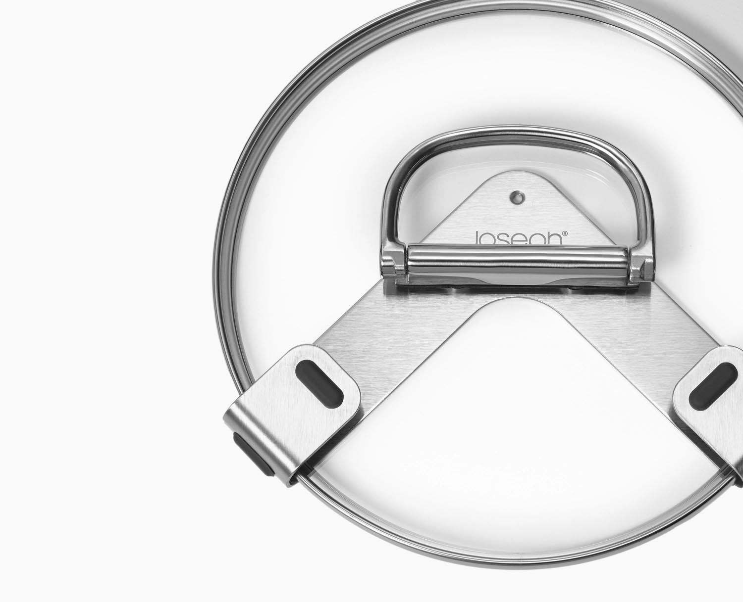 Stilvoller 2er Pfannendeckelhalter aus Edelstahl von Joseph Joseph, perfekt für eine platzsparende und organisierte Küche.