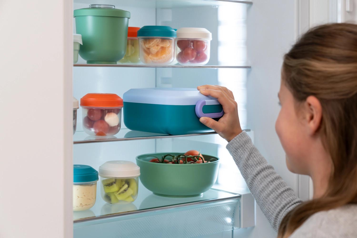 Die Rikko Lunchbox PP Lagoon Sky von Amuse ist stilvoll, praktisch und ideal für umweltbewusstes Mitnehmen von Speisen.