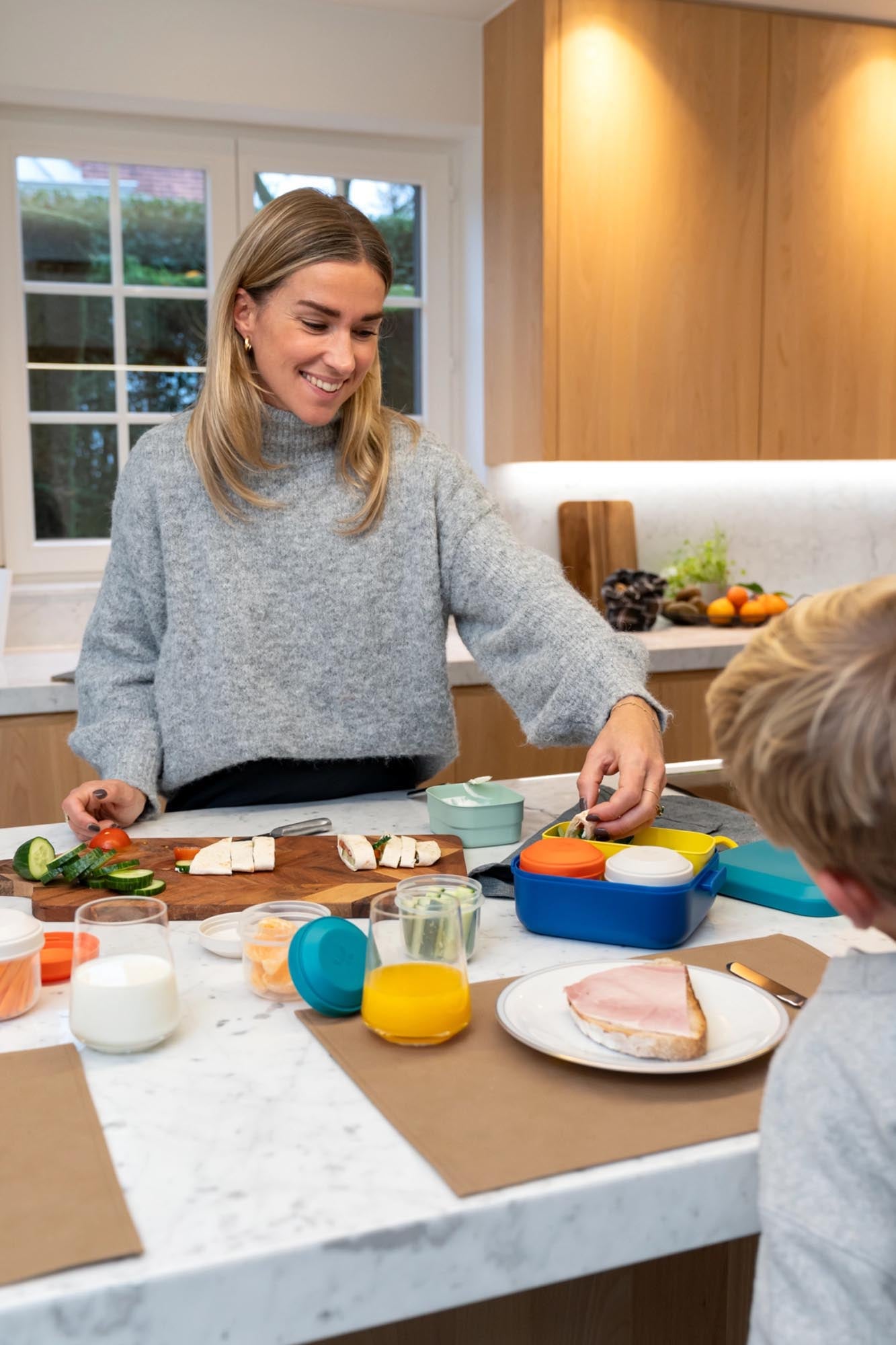 Die Rikko Lunchbox PP Midnight Lagoon von Amuse ist praktisch, umweltfreundlich und perfekt für unterwegs.