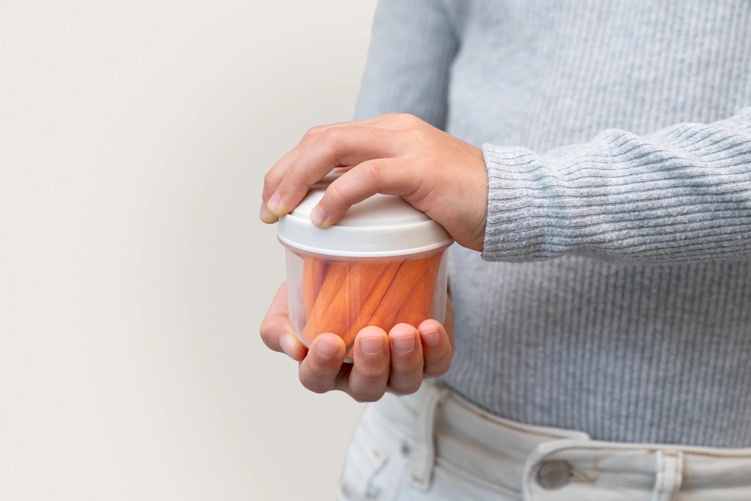 Set aus drei Snackboxen von Amuse in Oat, aus PP gefertigt, ideal für unterwegs, nachhaltig und praktisch für Snacks.