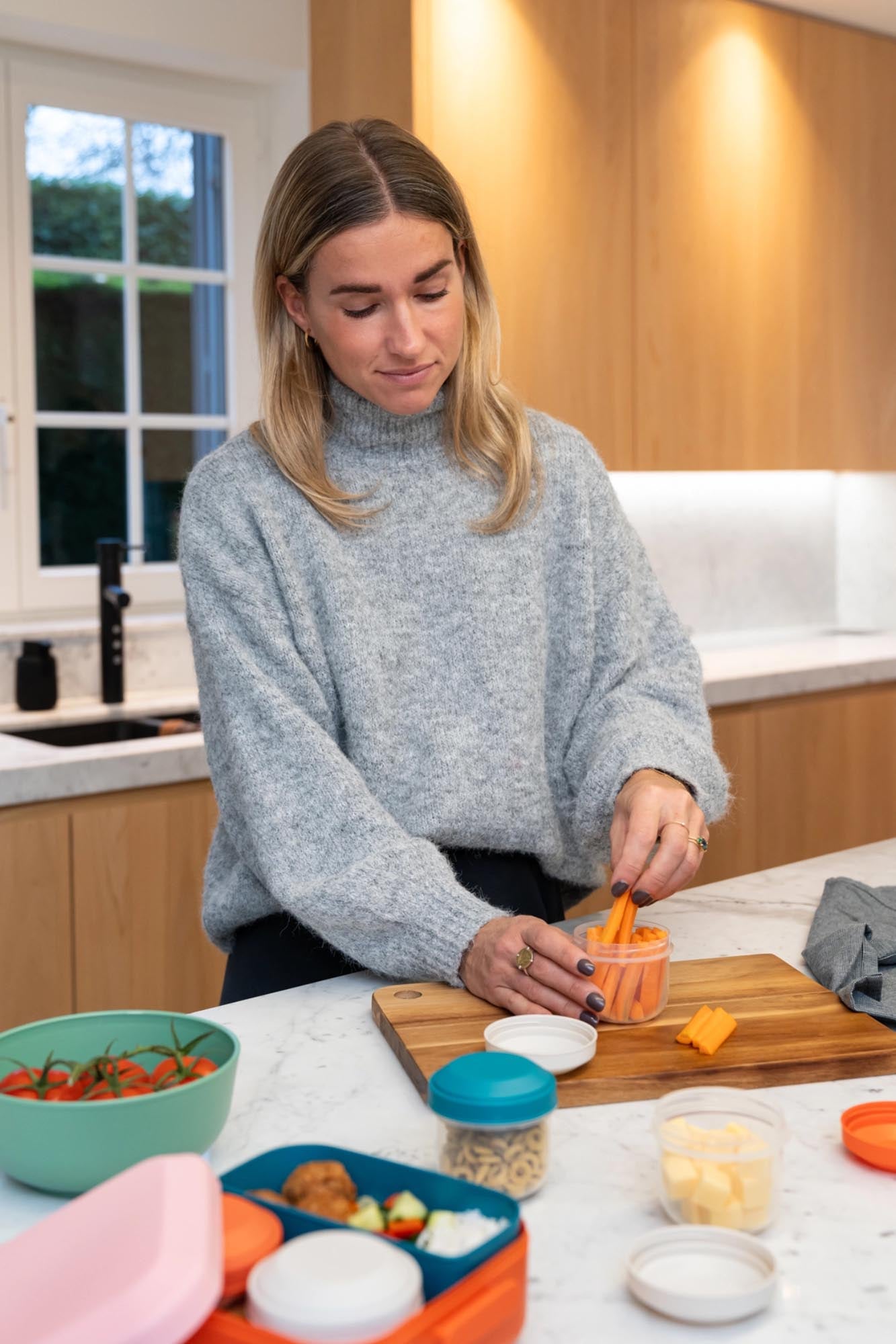 Praktisches 3er-Set Snackboxen von Amuse aus PP in Oat, perfekt für unterwegs, nachhaltig und ideal für Snacks.