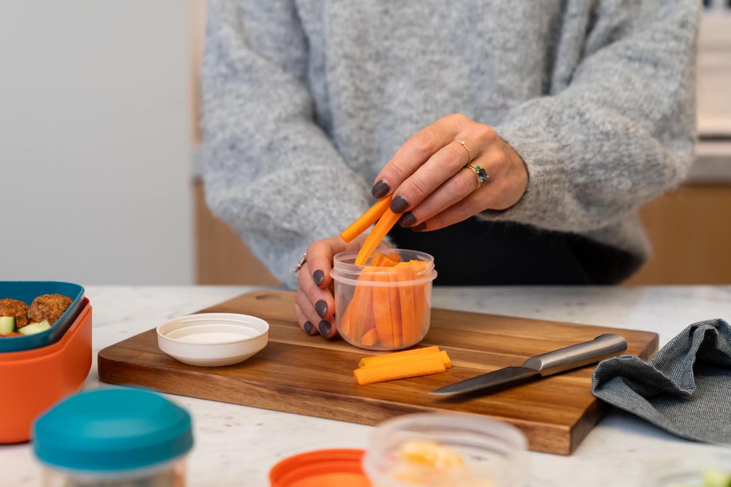 Praktisches 3er Set Snackboxen aus PP in Oat von Amuse, perfekt für unterwegs, nachhaltig, vielseitig und ideal für Snacks.