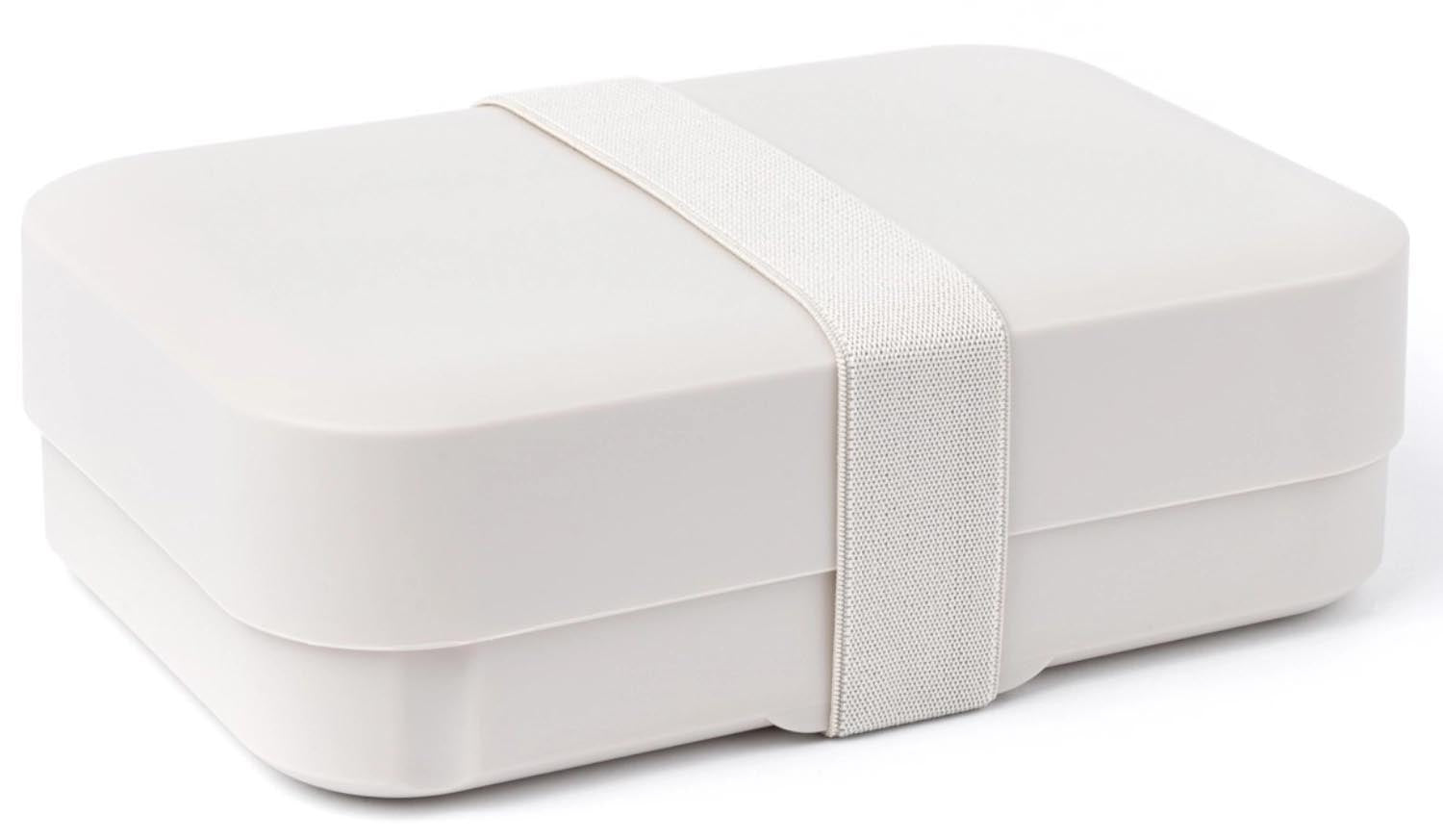 Lunchbox L PP oat in Weiss präsentiert im Onlineshop von KAQTU Design AG. Aufbewahrungsbehälter ist von Amuse