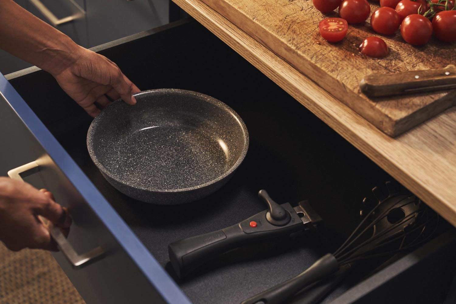 Die Ballarini Torre Bratpfanne 20 cm bietet eine robuste Antihaftbeschichtung, ideal für gesundes und fettarmes Braten.