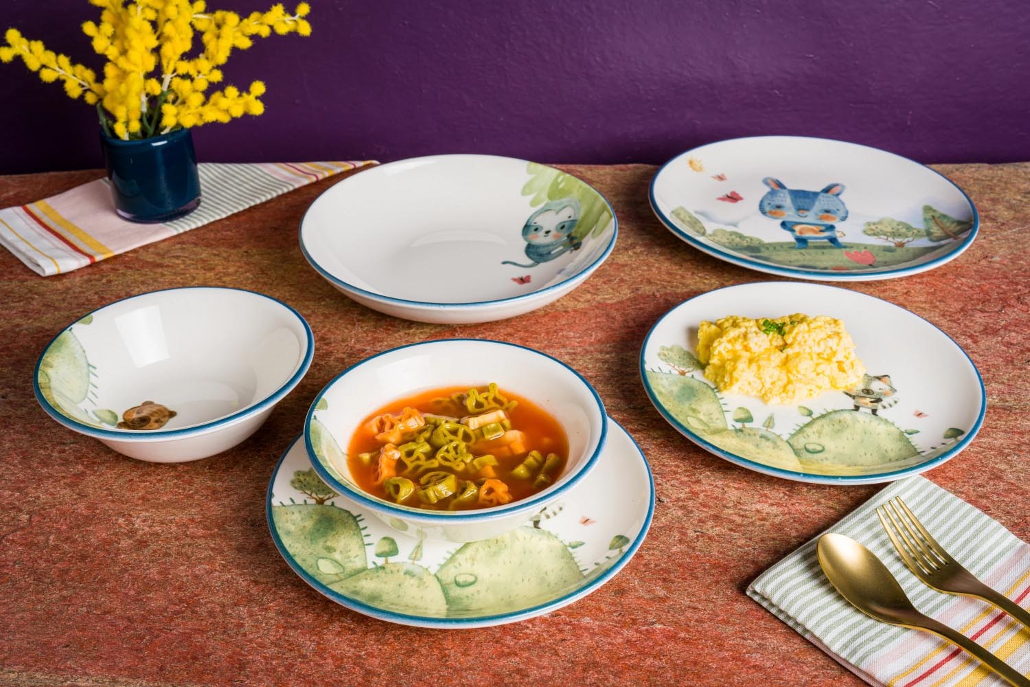 Eleganter flacher Gourmet-Teller (25 cm) von Bonna, ideal für stilvolle Präsentationen und hochwertige Speisen.