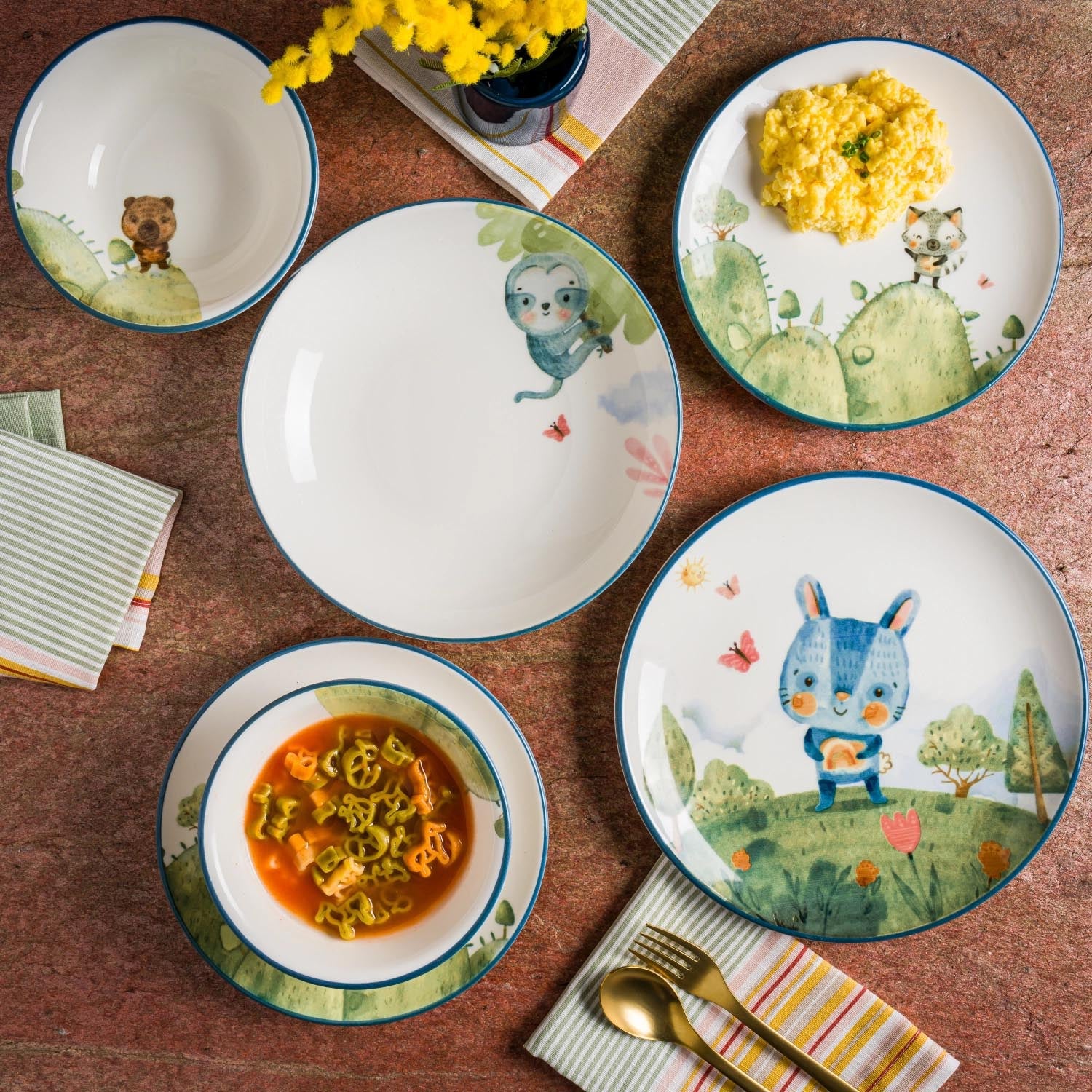 Eleganter flacher Gourmet-Teller (25 cm) von Bonna, ideal für kreative Speisenpräsentationen und stilvolles Anrichten.