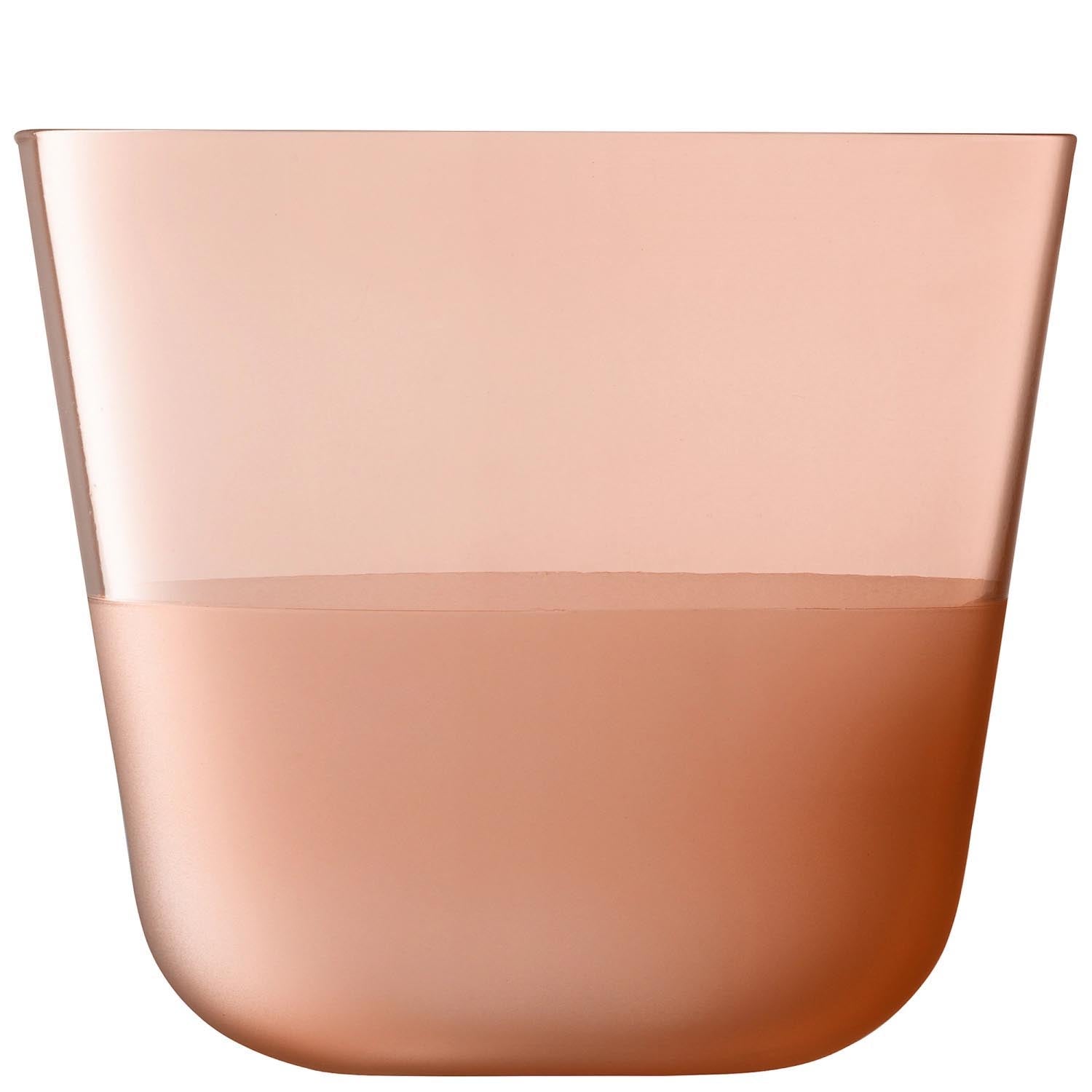 Elegantes 2er Set Arc Contrast Trinkbecher von LSA, 260ml, in Korallenfarbe. Perfekt für stilvolles Servieren von Getränken.