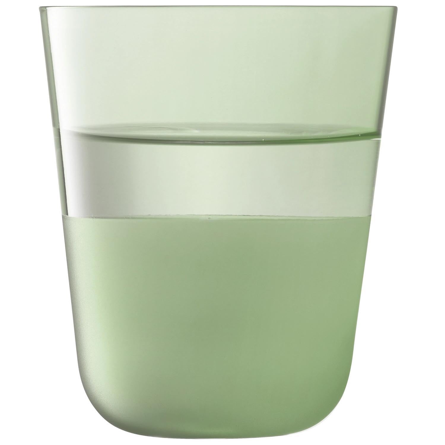 Set aus zwei 380ml Trinkbechern von LSA in Moss-Grün, perfekt für stilvolles Servieren und Geniessen von Getränken.