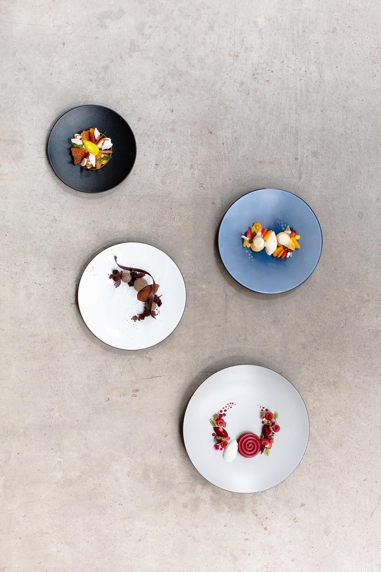 Elegante Espressotasse Equinoxe von Revol, 8cl, in Pfefferoptik, ideal für stilvollen Kaffeegenuss, D6.5cm, H5.5cm.