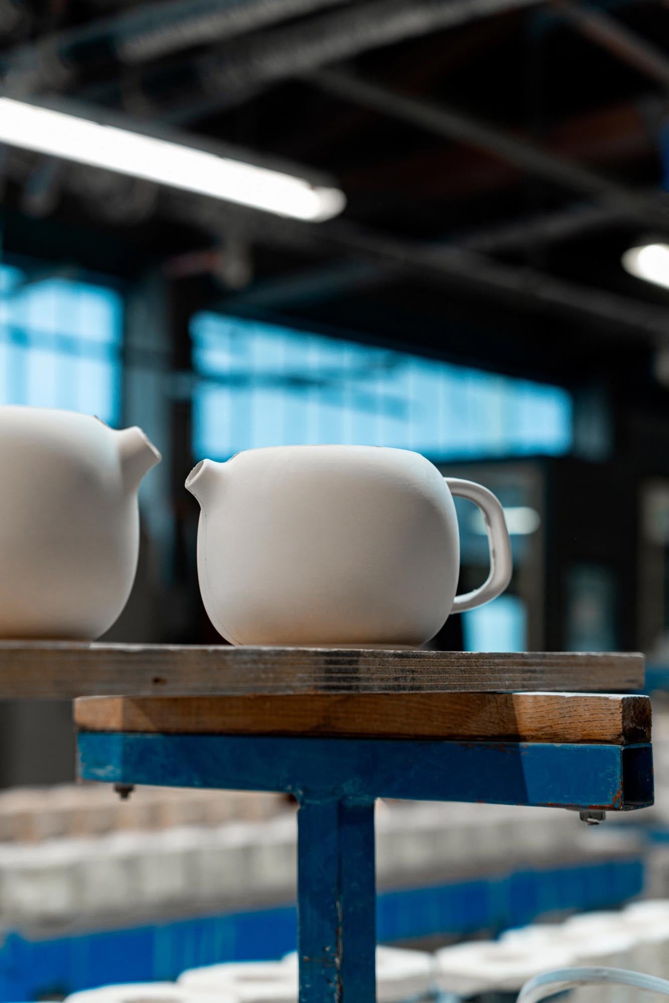 Elegante Untertasse aus feinem Alabaster-Porzellan, 16 cm Durchmesser, 2,2 cm Höhe, ideal für Tee, von Revol.