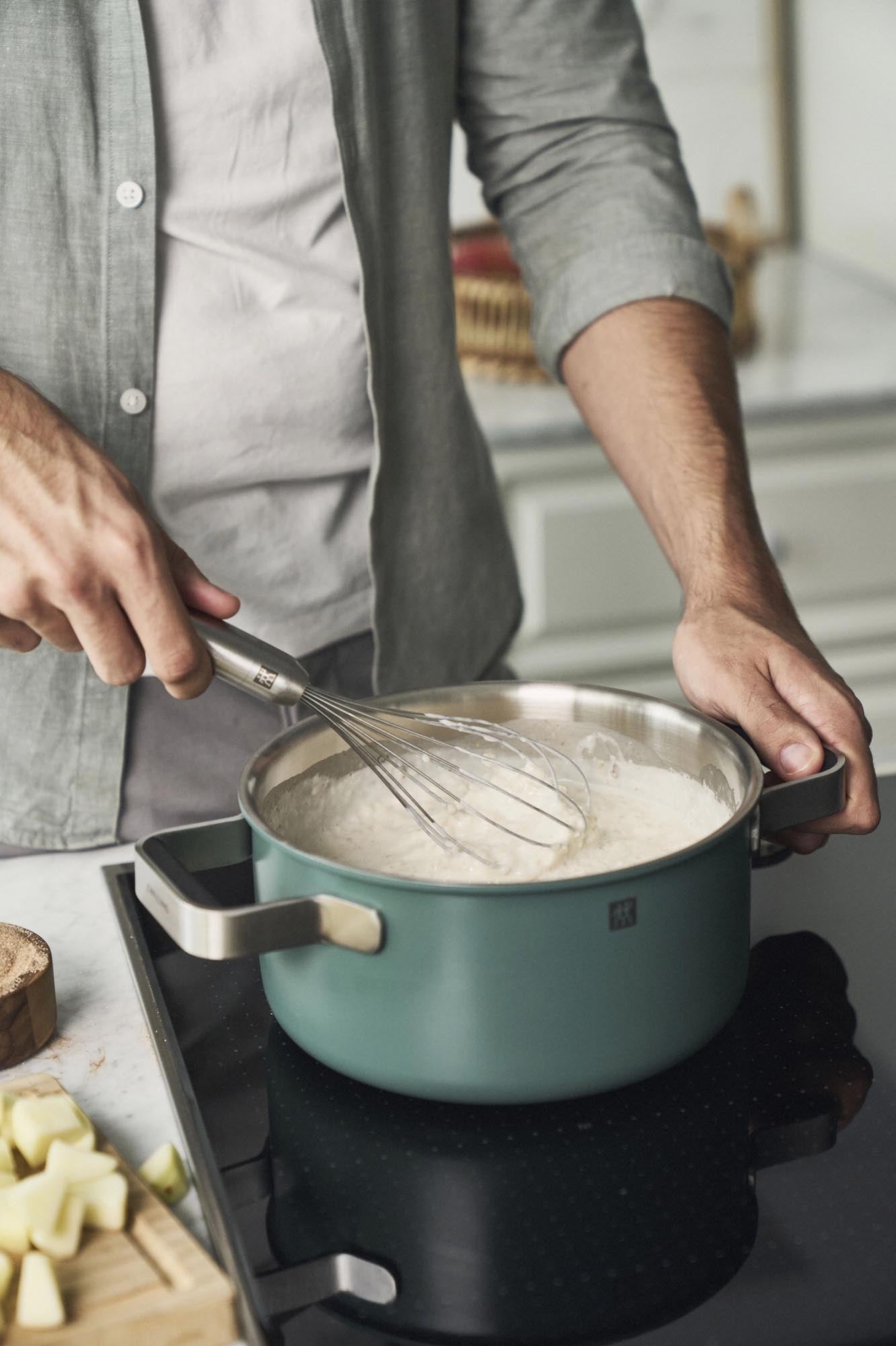 Hochwertiges 3-teiliges Kochgeschirrset in Grün von Zwilling, ideal für vielseitiges Kochen und stilvolle Küchen.