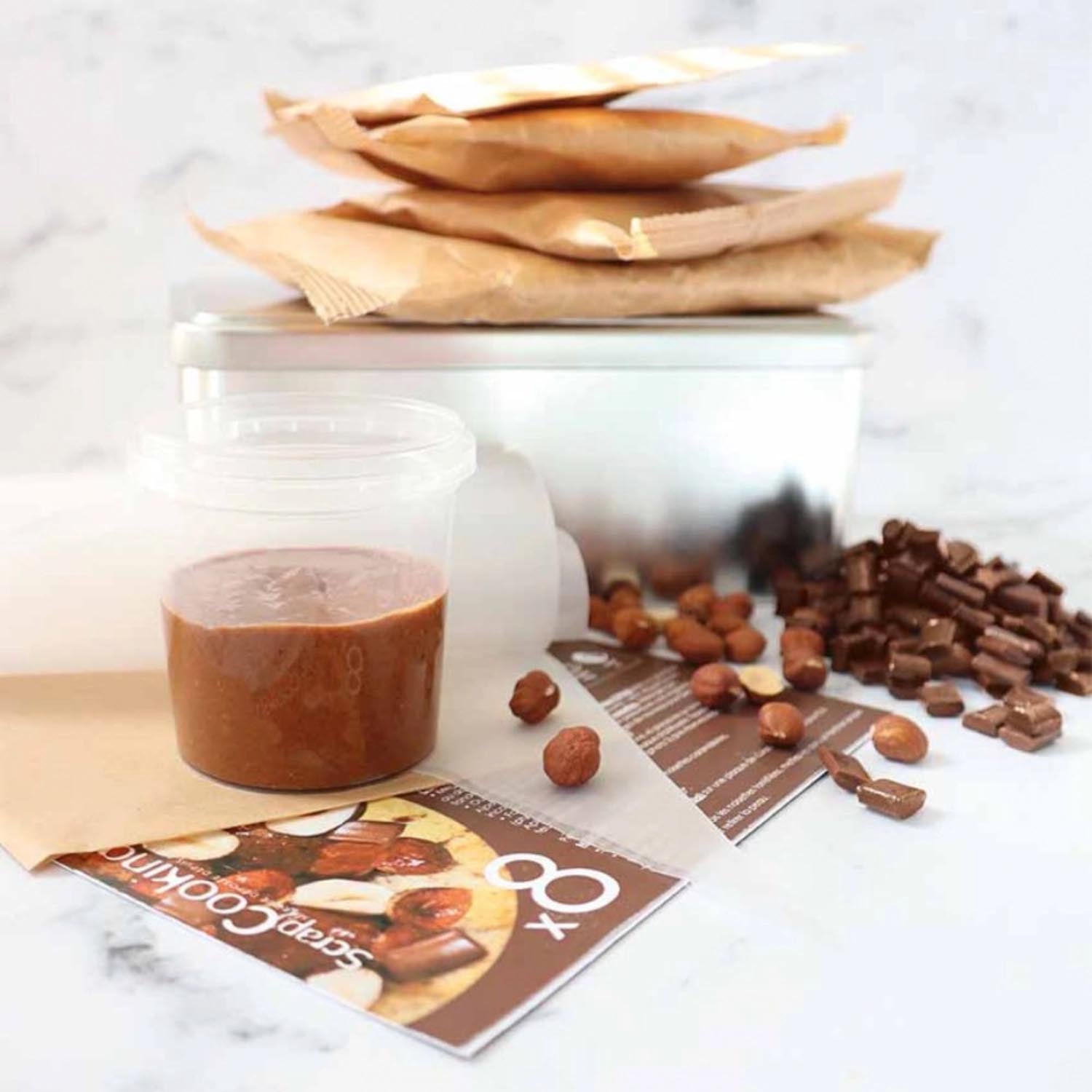 Backmischung für köstliche Cookies mit Milchschokolade, Haselnuss und Pralinenpaste. Einfach zuzubereiten und unwiderstehlich lecker.