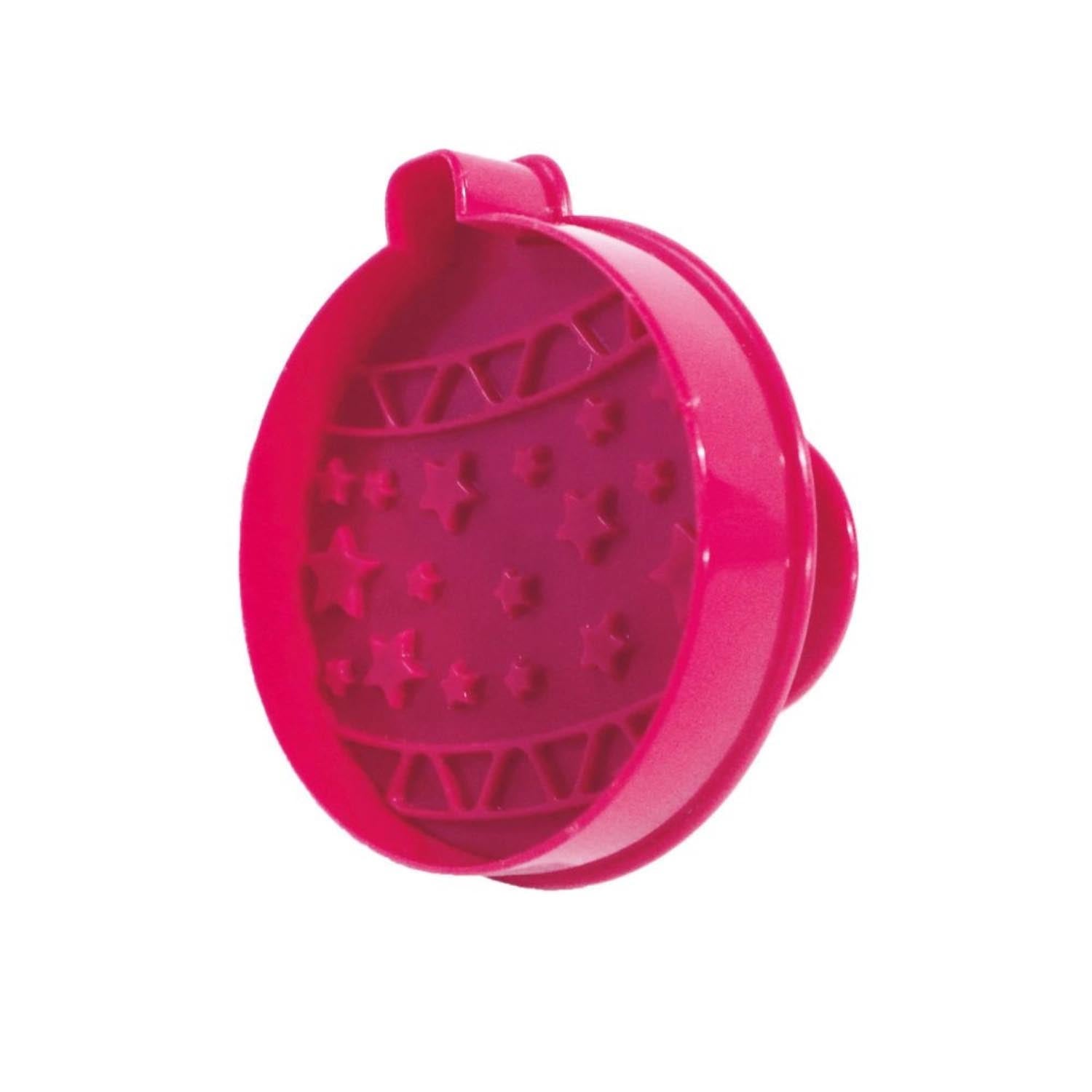 Set aus zwei weihnachtlichen Ausstechformen: Kugel und Tannenbaum. Perfekt für festliche Plätzchen und kreative Backideen.