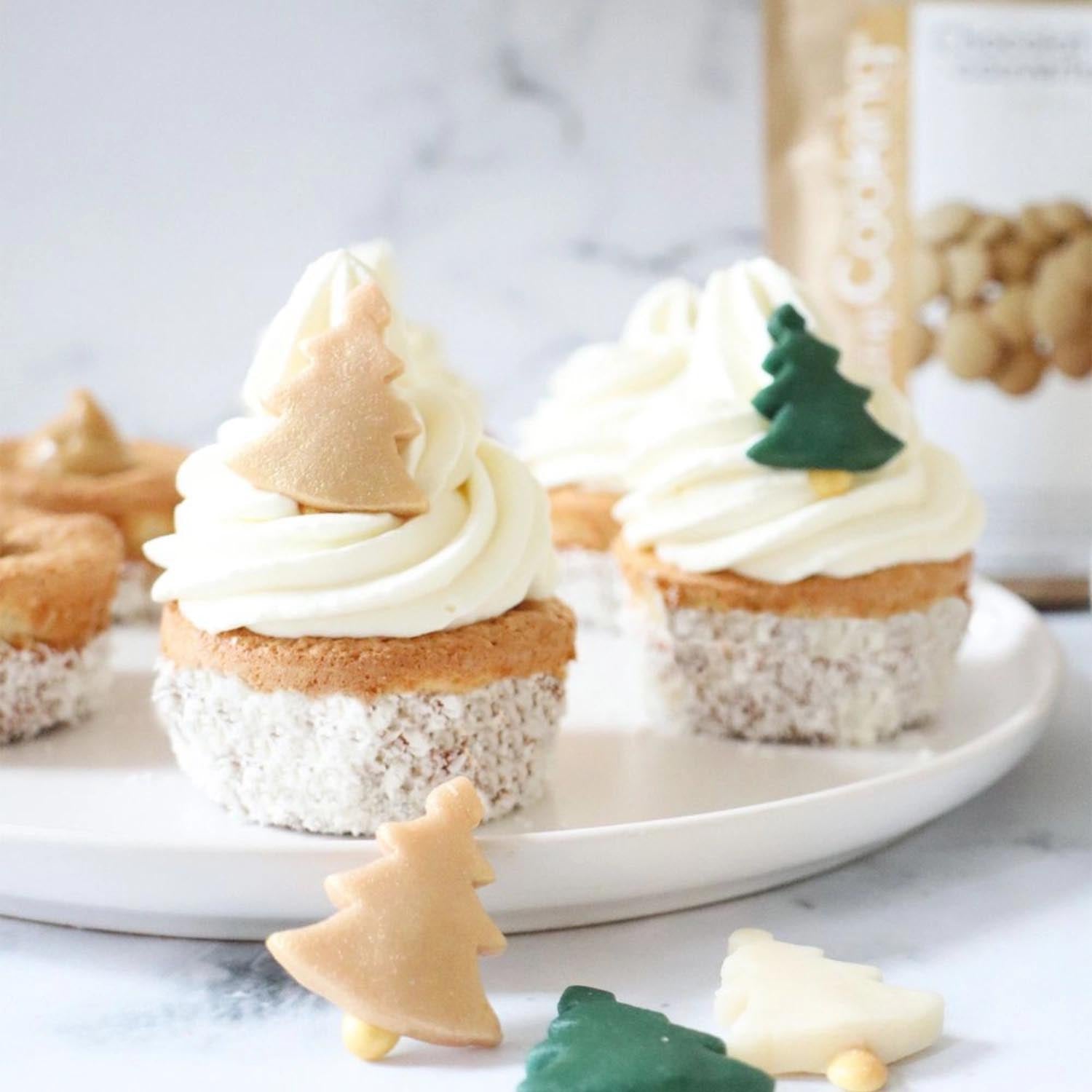 Marzipandekor in Tannenbaumform, 22g, perfekt für weihnachtliche Backideen und kreative Dekorationen von Scrap Cooking.