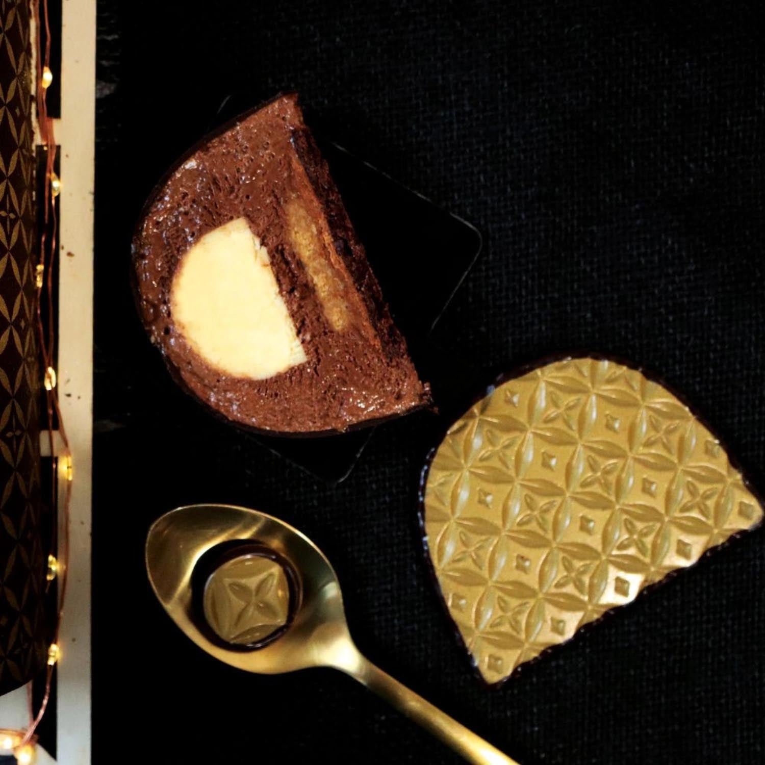 Verleihen Sie Ihren Desserts mit der goldenen Rouladen Endkappe von Scrap Cooking einen Hauch von Luxus und Kreativität – ideal für besondere Anlässe!