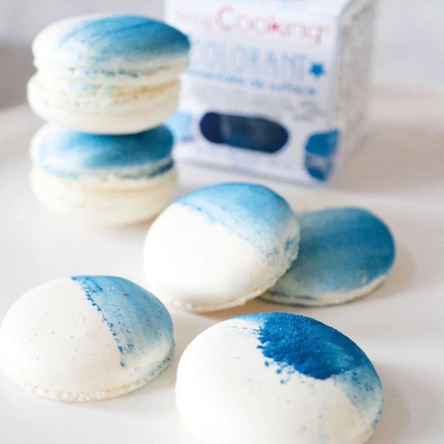 Irisierendes blaues Farbpulver für kalte Oberflächendekorationen, ideal für kreative Backprojekte und Dekorationen.