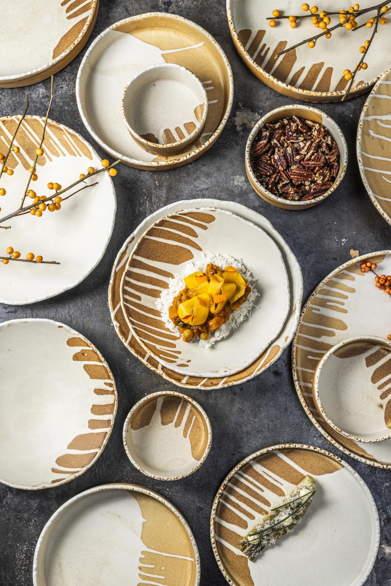 Die Bonna Solis Schale, 11 cm, 300 ml, ist stapelbar, robust und ideal für vielseitige Anwendungen in der Gastronomie.