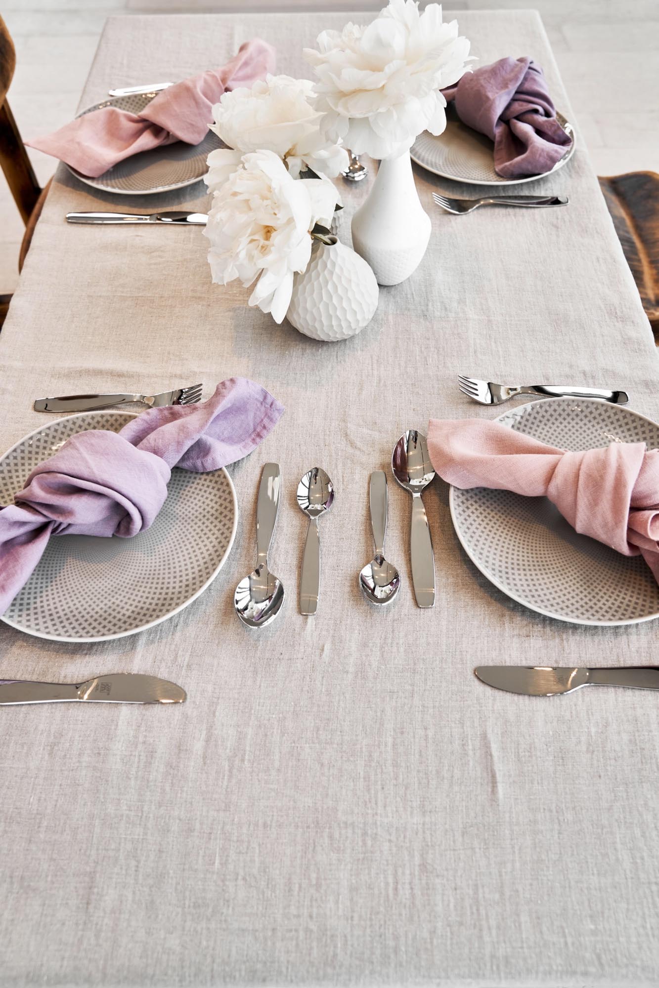 Das Zwilling Kinderbesteck Pila, 4-teilig, aus Edelstahl, ist perfekt für Kinderhände und überzeugt durch sein ansprechendes Design.