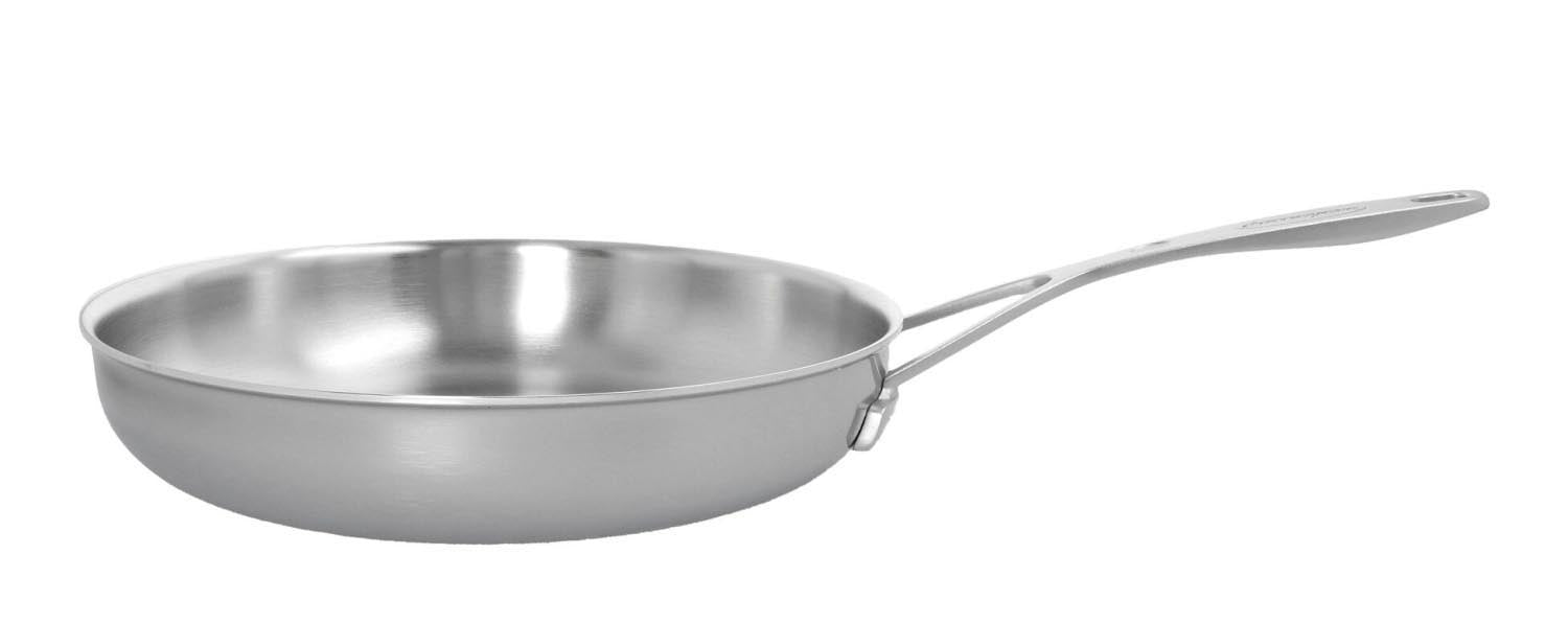 Industry Bratpfanne D24cm in Silber präsentiert im Onlineshop von KAQTU Design AG. Bratpfanne ist von Demeyere
