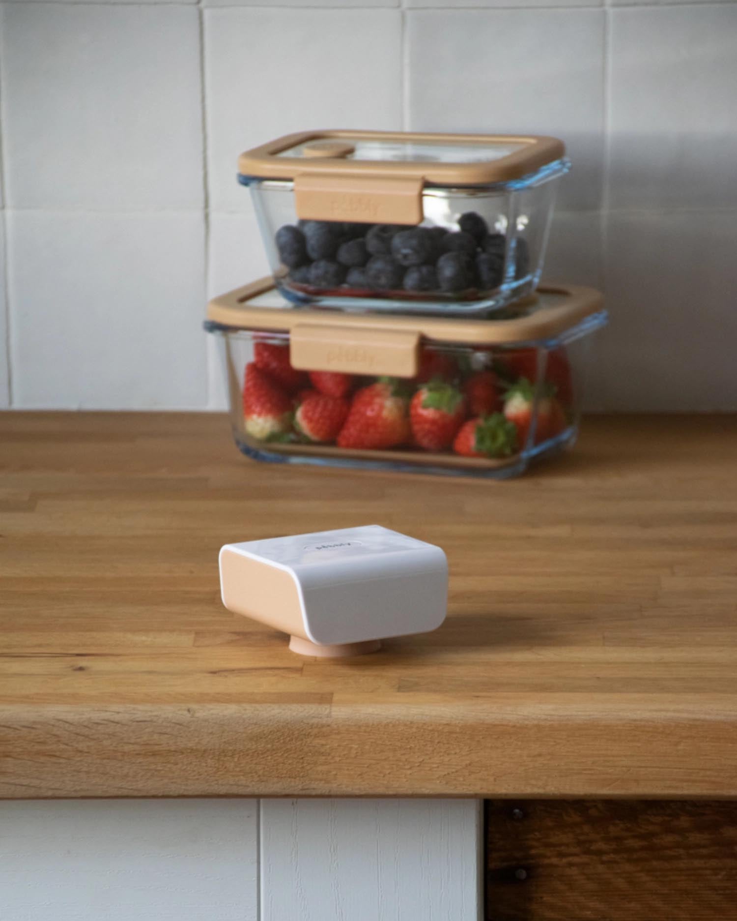 Set aus 3 Glas-Vorratsdosen mit Vakuumpumpe von Pebbly, ideal für frische, luftdichte und umweltfreundliche Lebensmittelaufbewahrung.