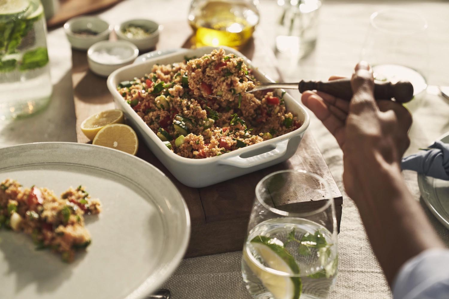 Elegantes 2-teiliges Keramik-Ofenformset von Staub in Hellblau, ideal für Backen und Servieren, Masse: 20x16 cm & 27x20 cm.