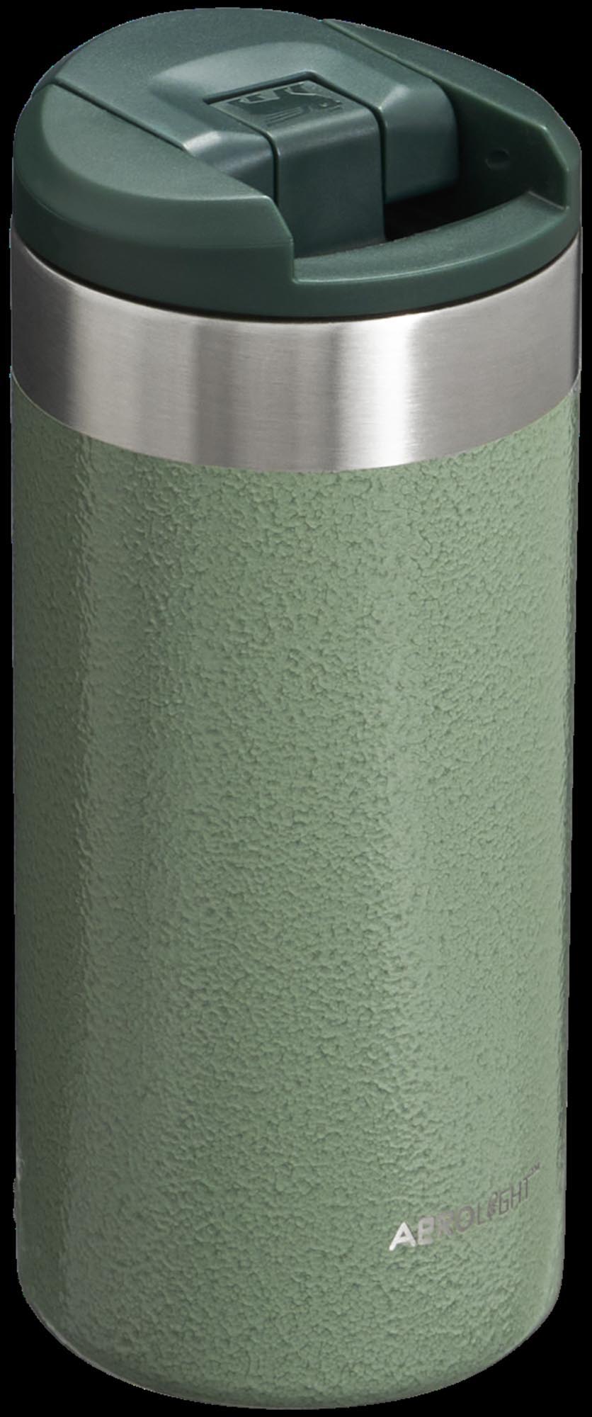 Der AeroLight Transit Mug 0.35l in Hammertone Green von Stanley ist ein leichter, robuster und isolierter Becher für unterwegs.